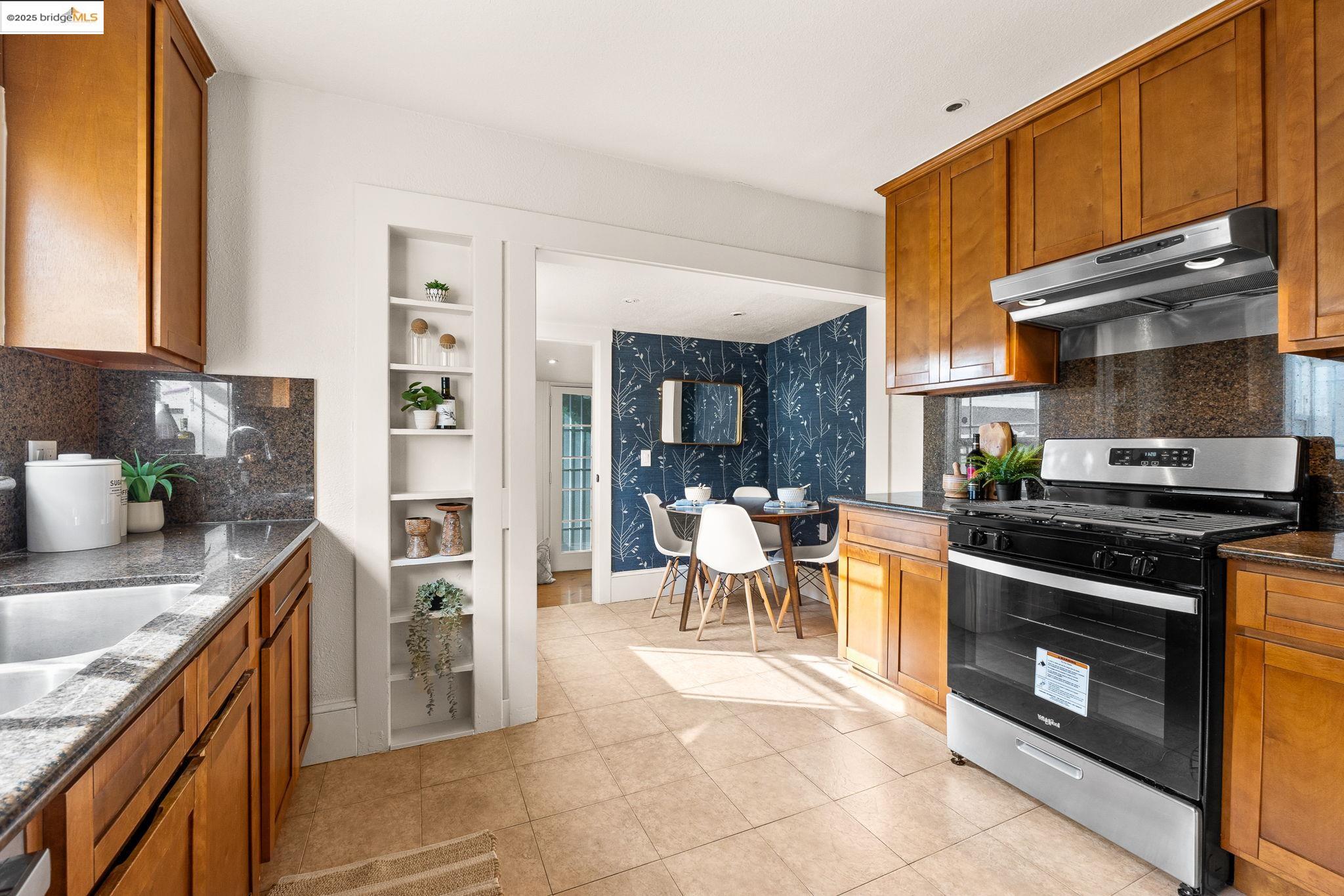 Detail Gallery Image 18 of 48 For 6021 Monadnock Way, Oakland,  CA 94605 - 3 Beds | 2 Baths