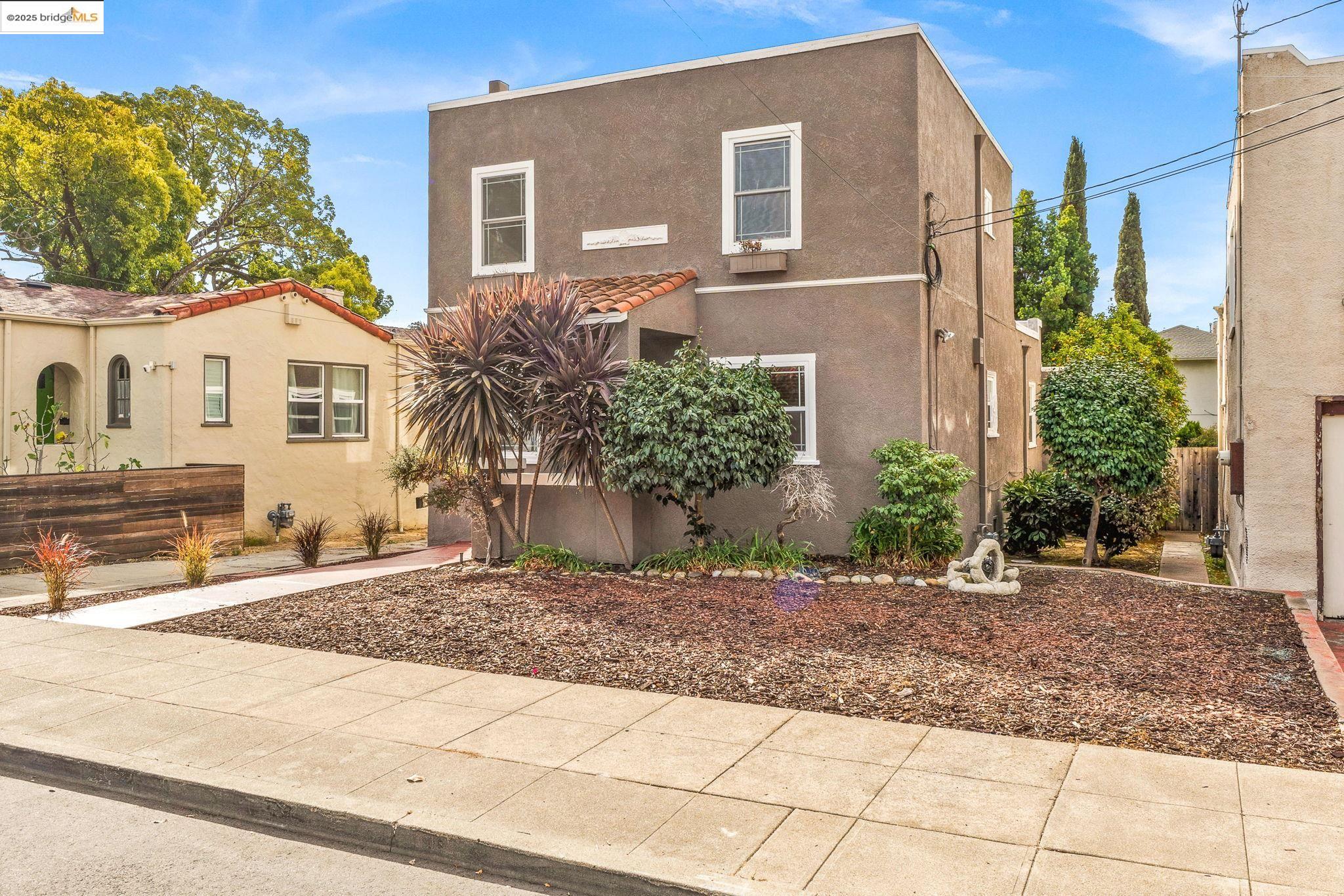 Detail Gallery Image 3 of 48 For 6021 Monadnock Way, Oakland,  CA 94605 - 3 Beds | 2 Baths