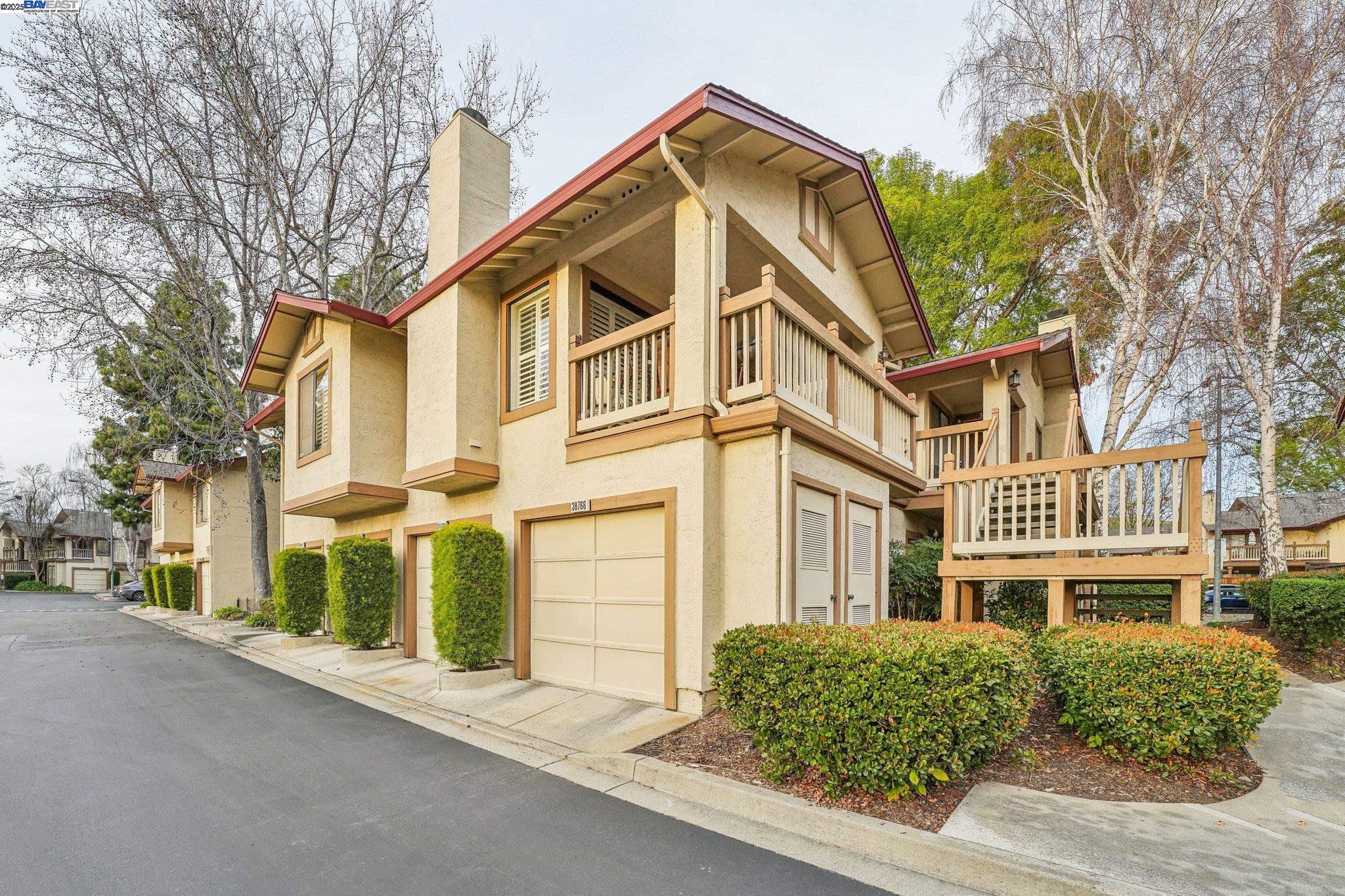 MLS: 41098552 Condo For Sale