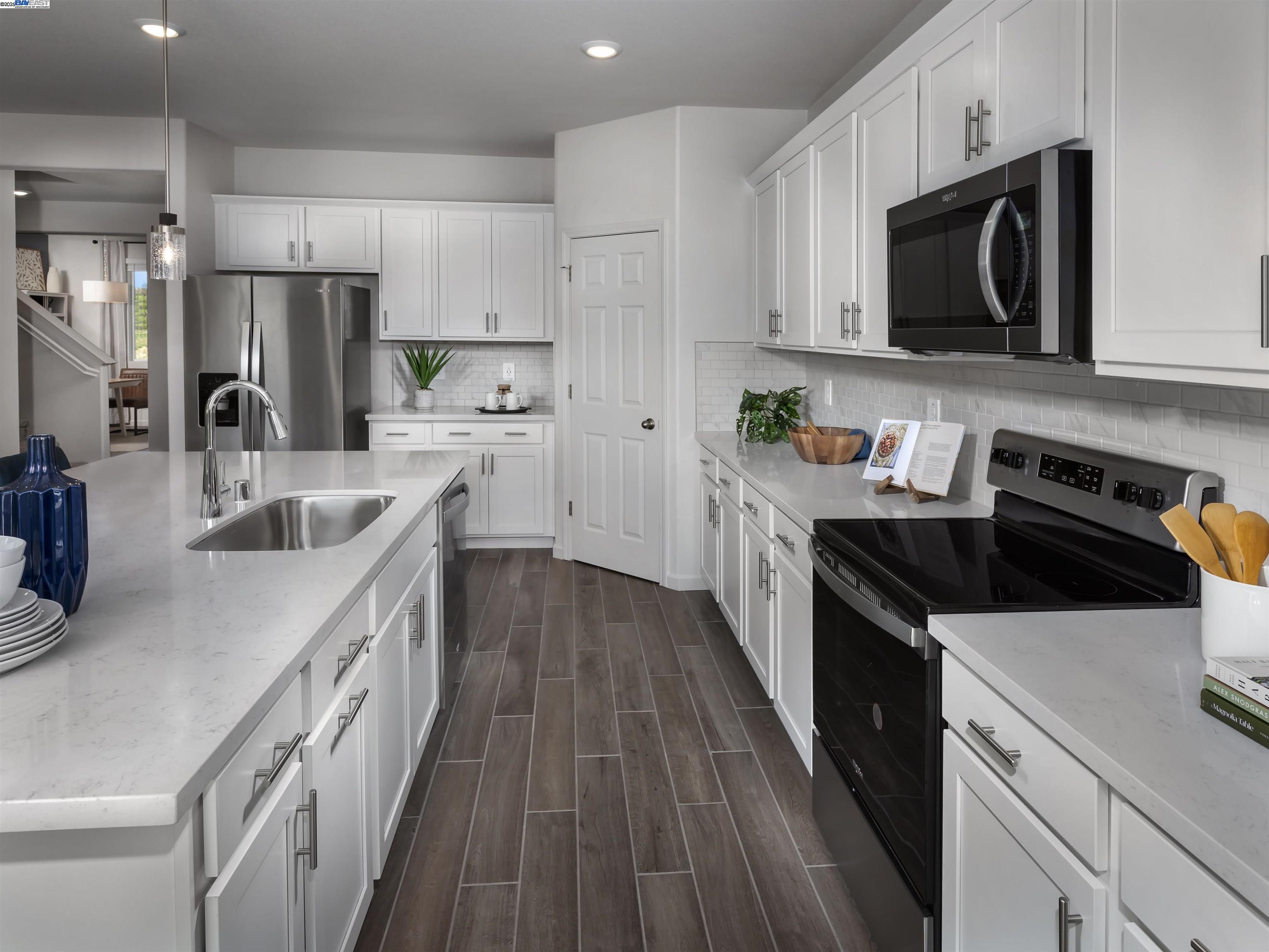 Detail Gallery Image 8 of 13 For 667 Channel Cir, Oakley,  CA 94561 - 4 Beds | 3 Baths