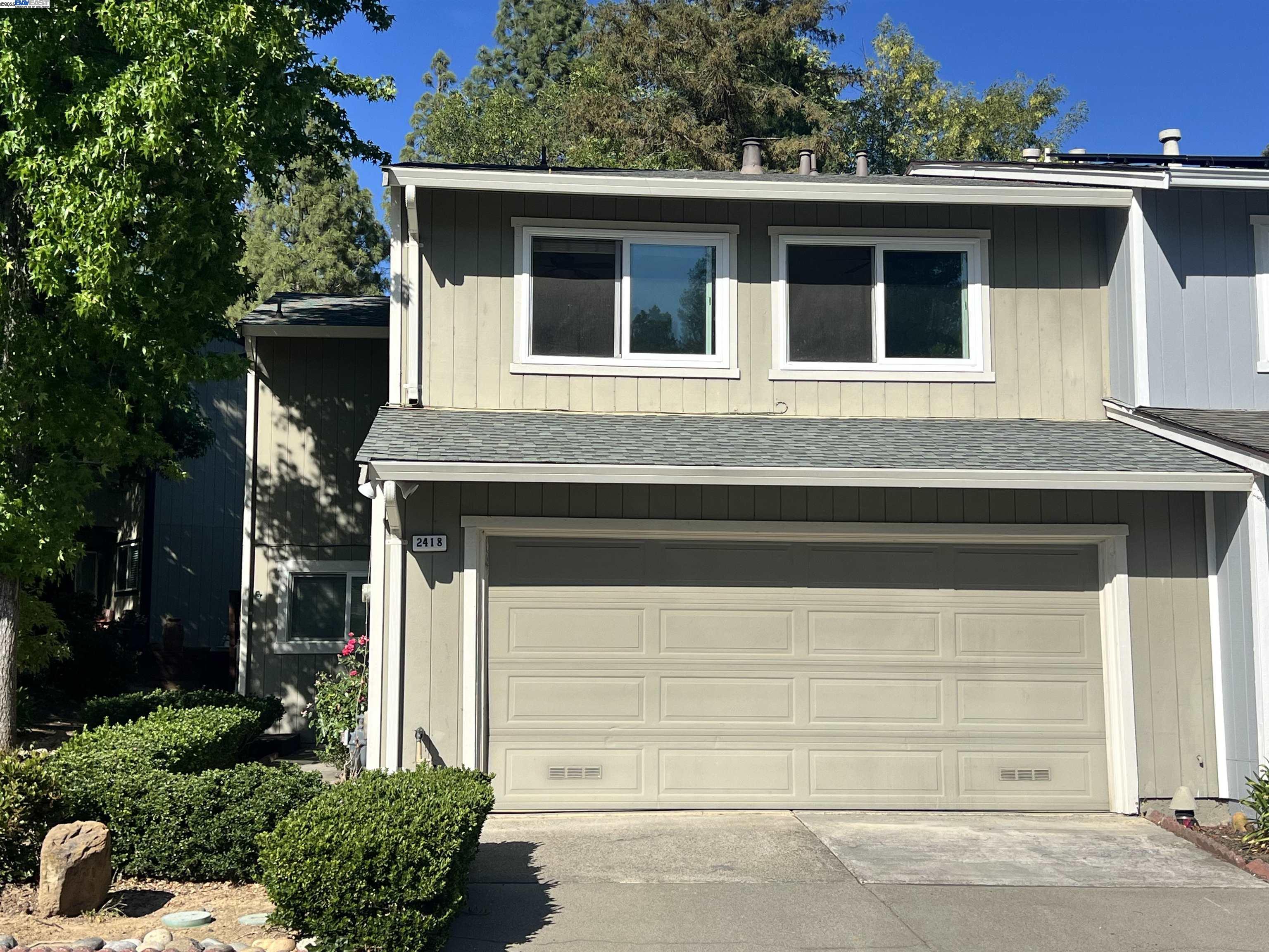Detail Gallery Image 1 of 16 For 2418 Twinflower Court, Martinez,  CA 94553 - 3 Beds | 2/1 Baths