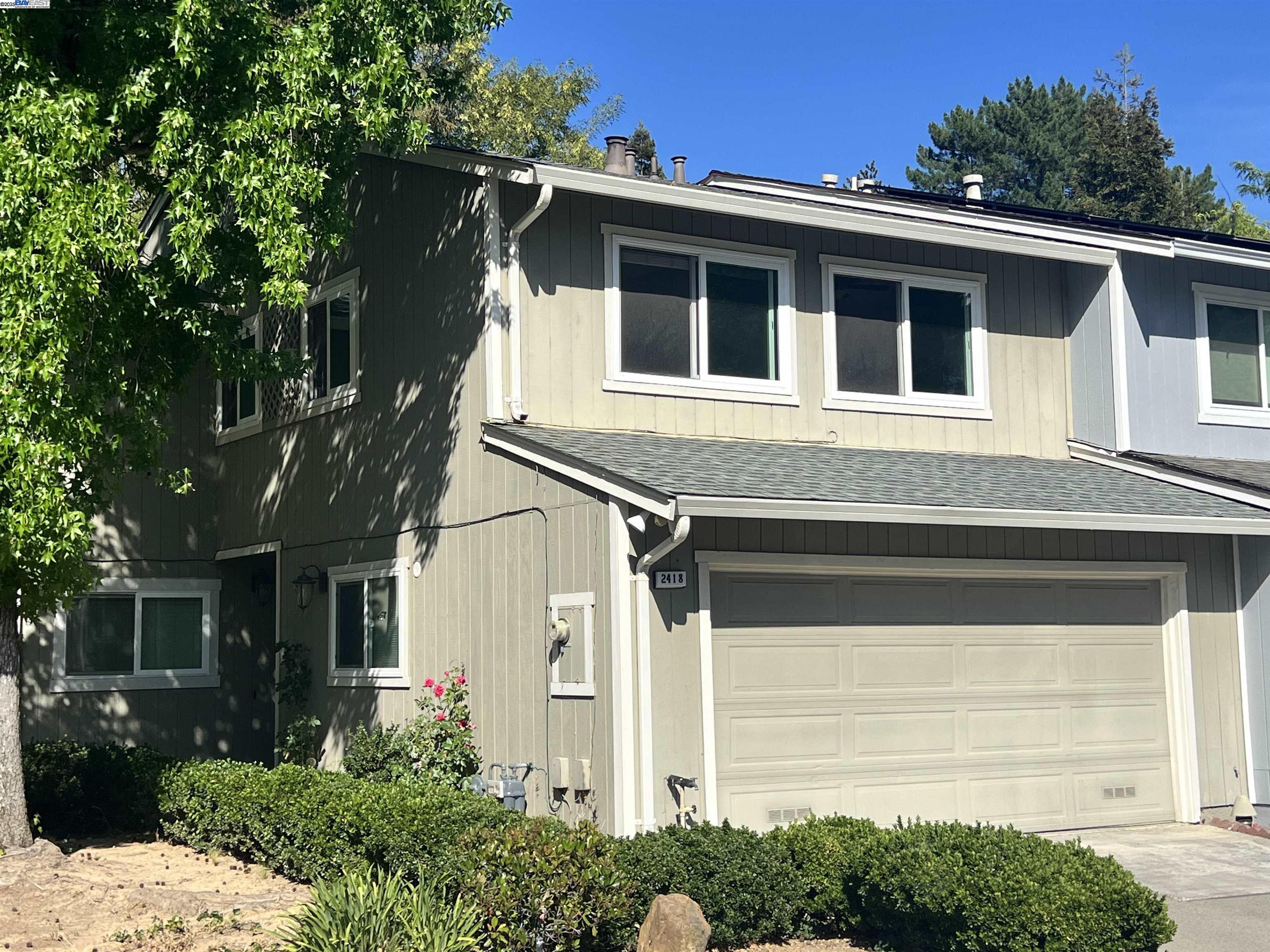 Detail Gallery Image 2 of 16 For 2418 Twinflower Court, Martinez,  CA 94553 - 3 Beds | 2/1 Baths