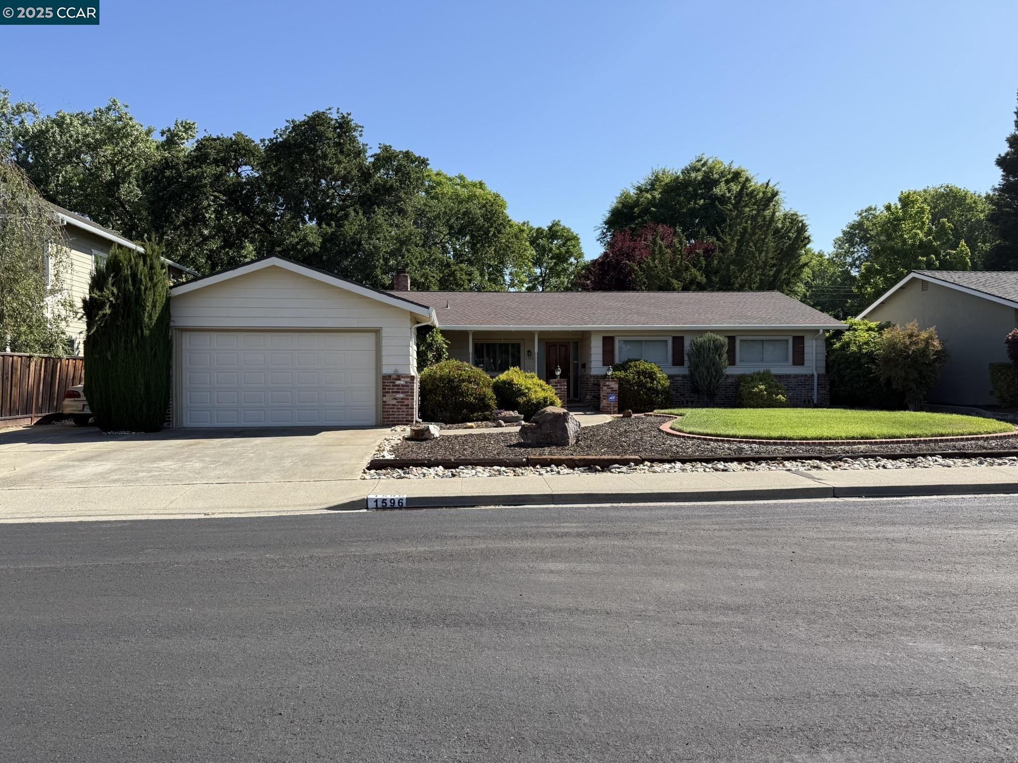 Detail Gallery Image 1 of 12 For 1596 American Beauty Dr, Concord,  CA 94521 - 3 Beds | 2 Baths