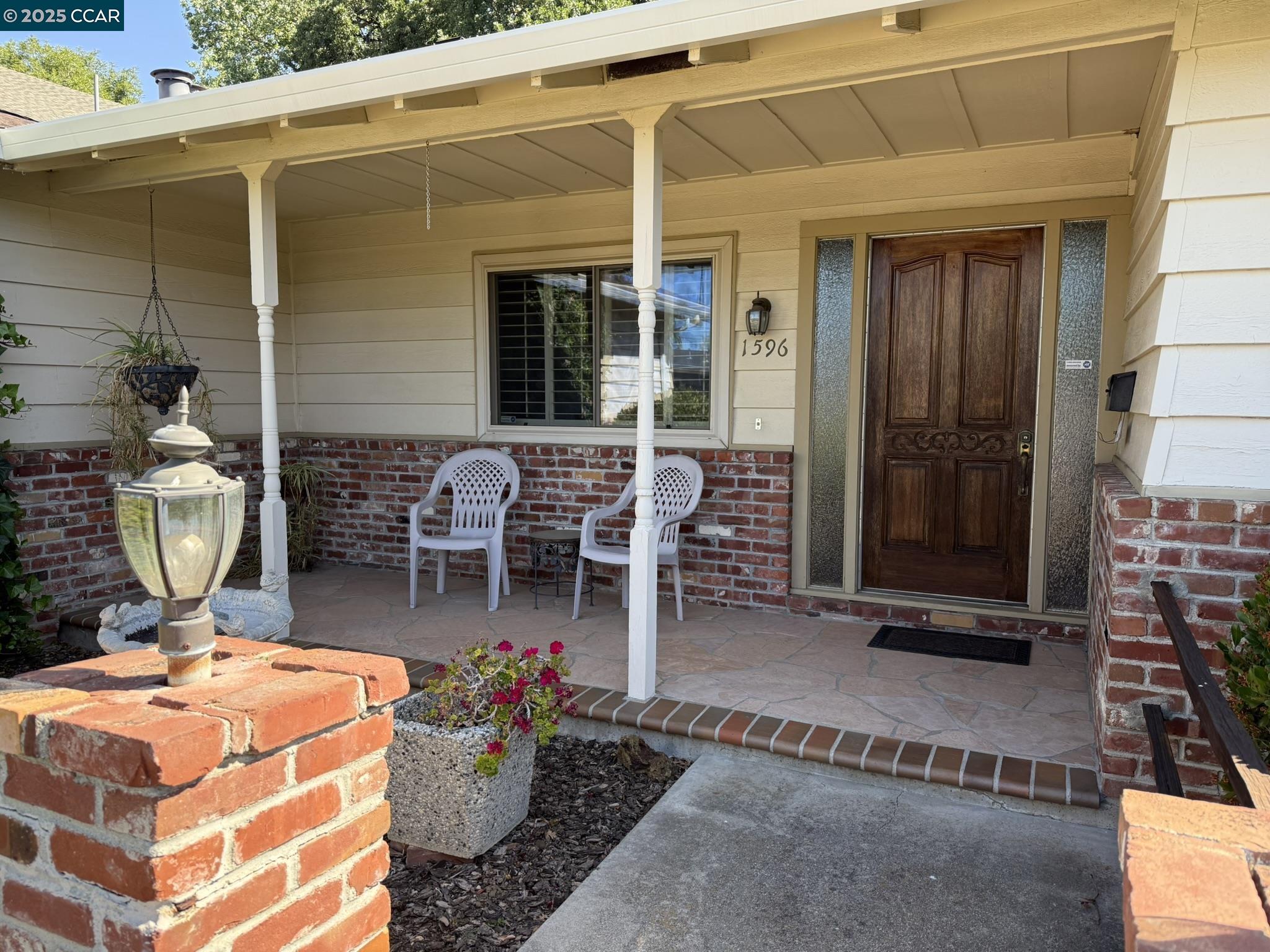Detail Gallery Image 2 of 12 For 1596 American Beauty Dr, Concord,  CA 94521 - 3 Beds | 2 Baths