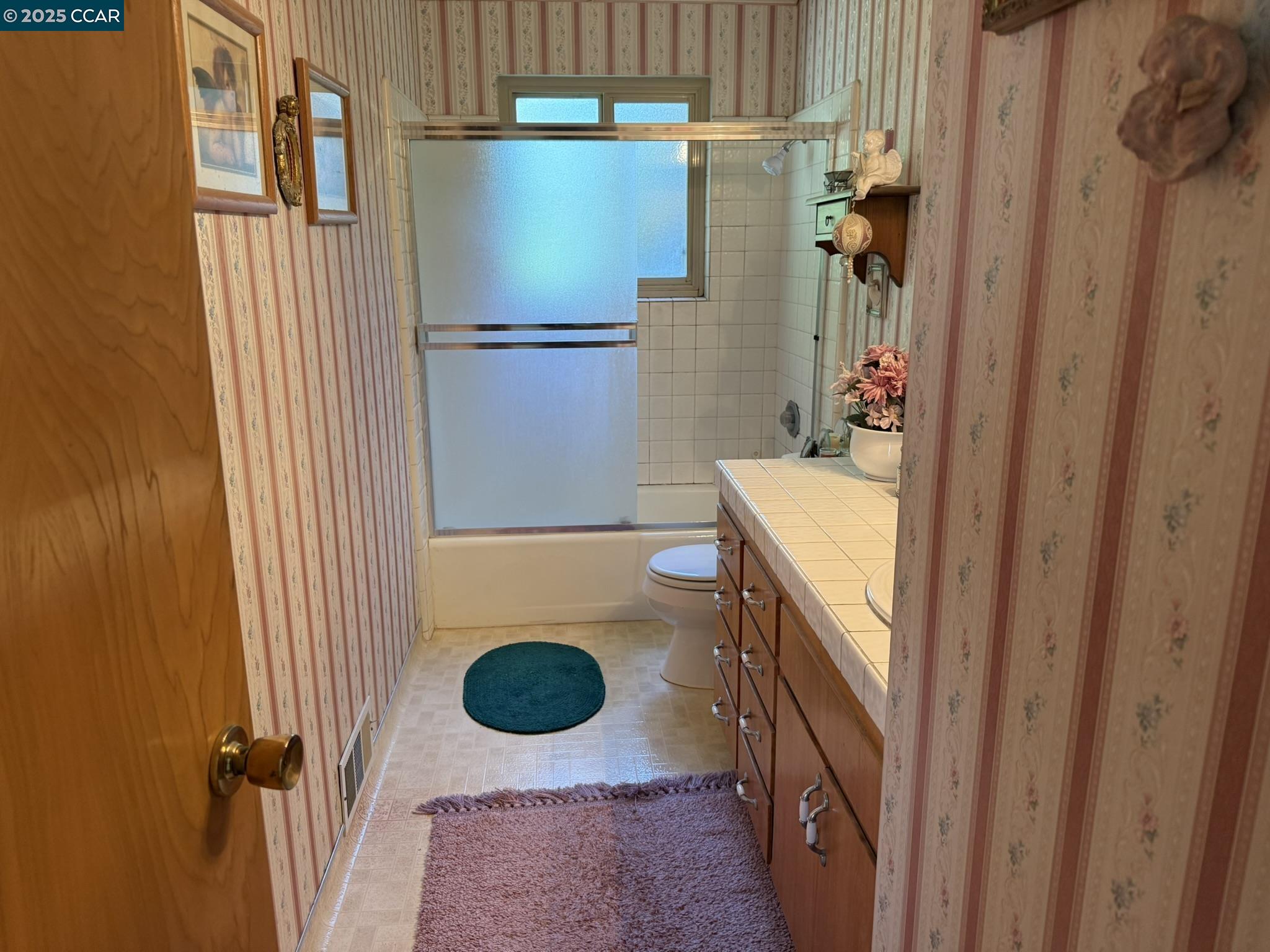 Detail Gallery Image 7 of 12 For 1596 American Beauty Dr, Concord,  CA 94521 - 3 Beds | 2 Baths