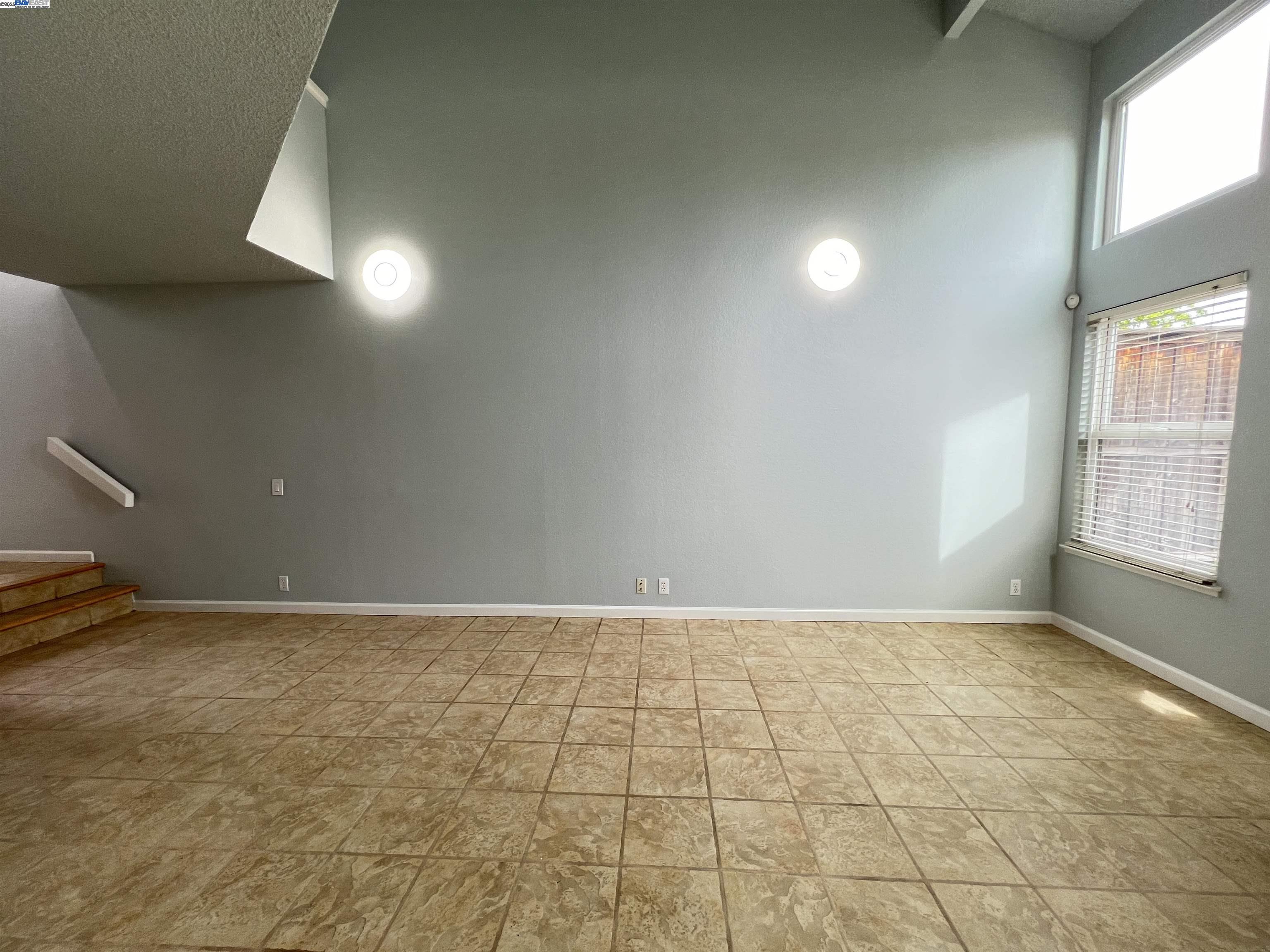Detail Gallery Image 2 of 21 For 34930 Sea Cliff Ter, Fremont,  CA 94555 - 3 Beds | 2/1 Baths