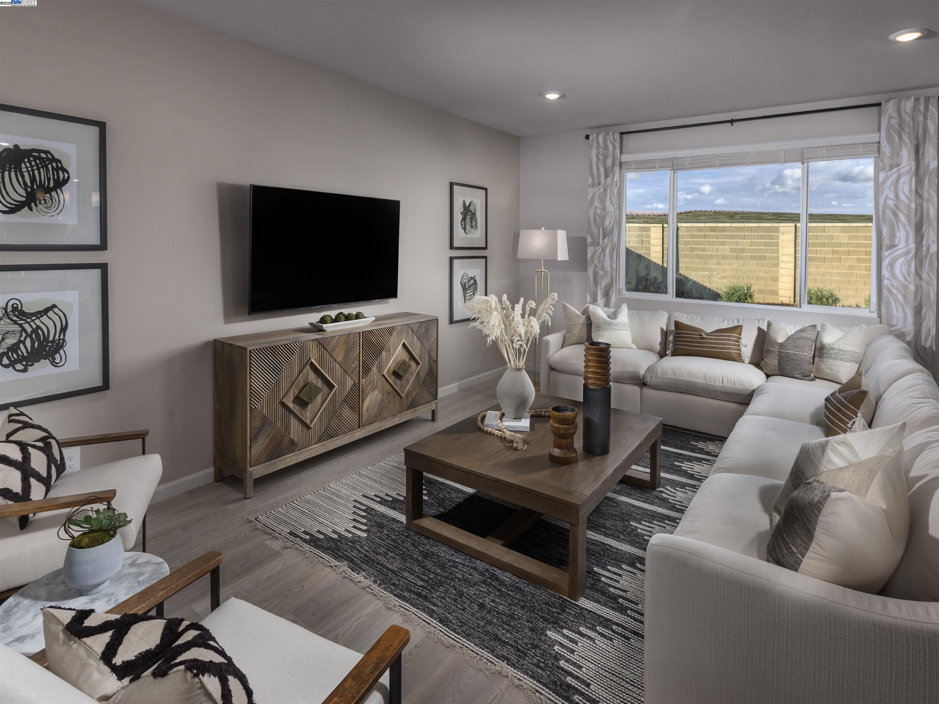 Detail Gallery Image 8 of 12 For 655 Channel Cir, Oakley,  CA 94561 - 5 Beds | 3/1 Baths
