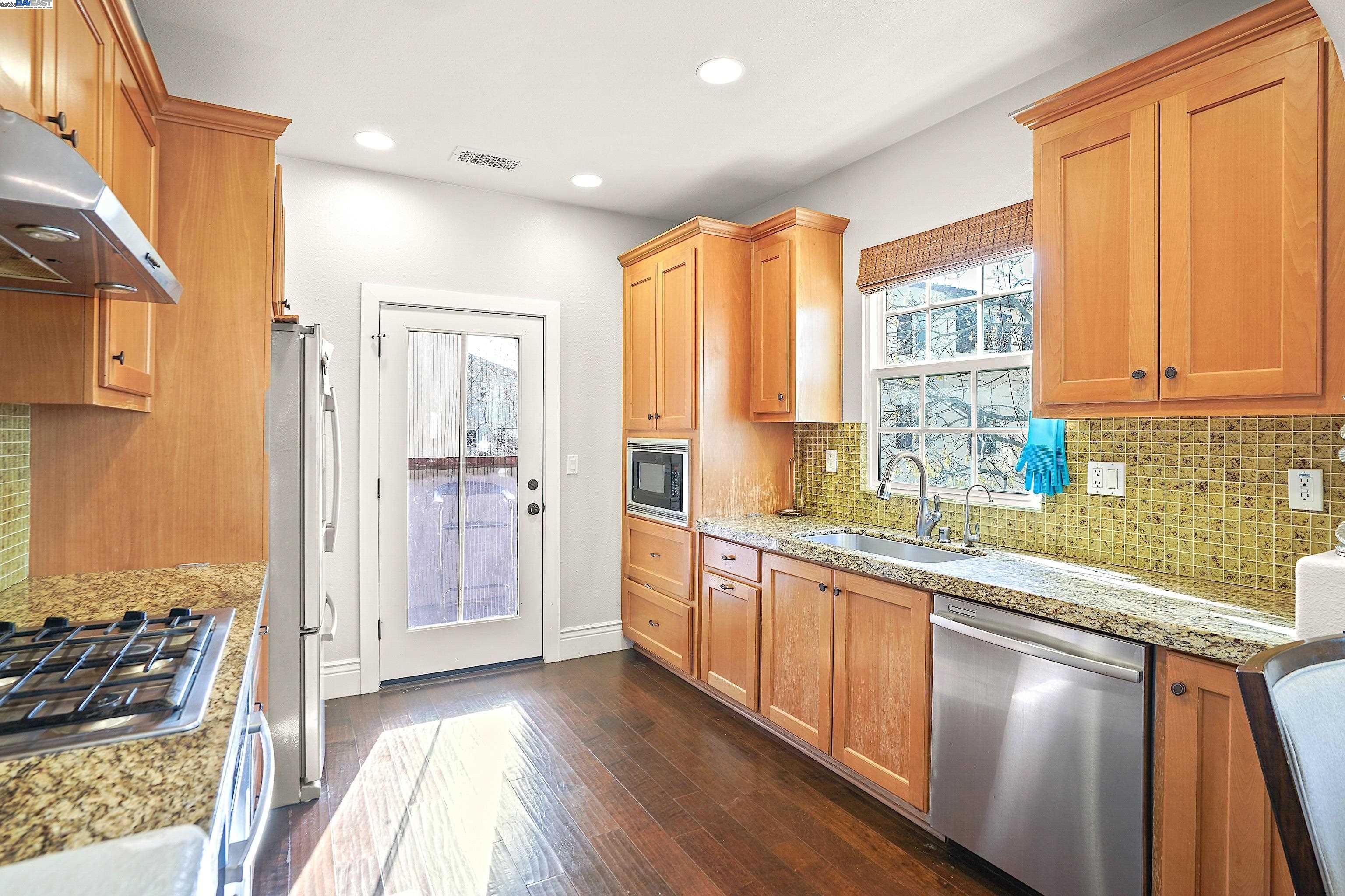 Detail Gallery Image 6 of 30 For 2506 Monet Ter, Fremont,  CA 94539 - 3 Beds | 3 Baths
