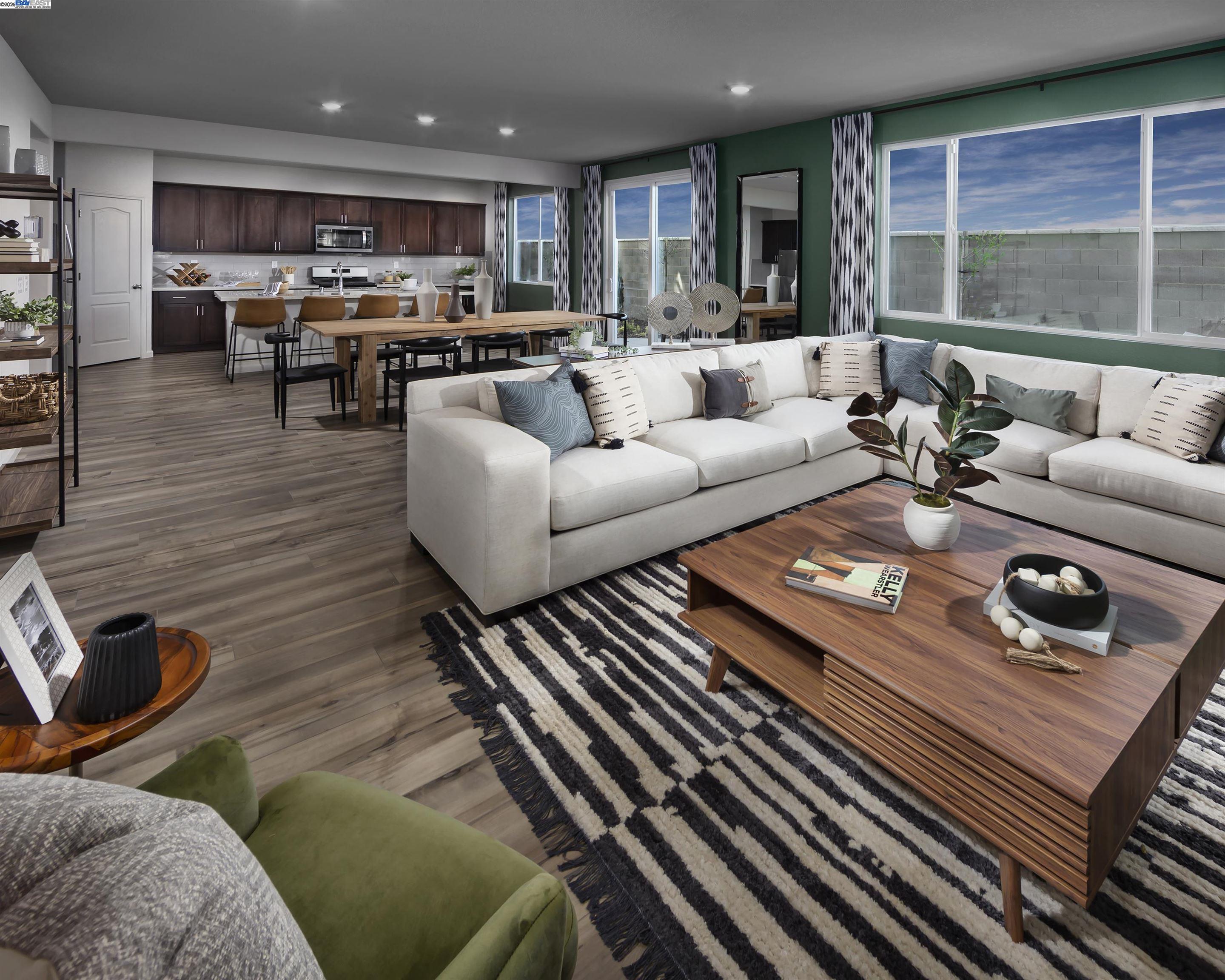 Detail Gallery Image 5 of 9 For 651 Channel Cir, Oakley,  CA 94561 - 4 Beds | 2/1 Baths