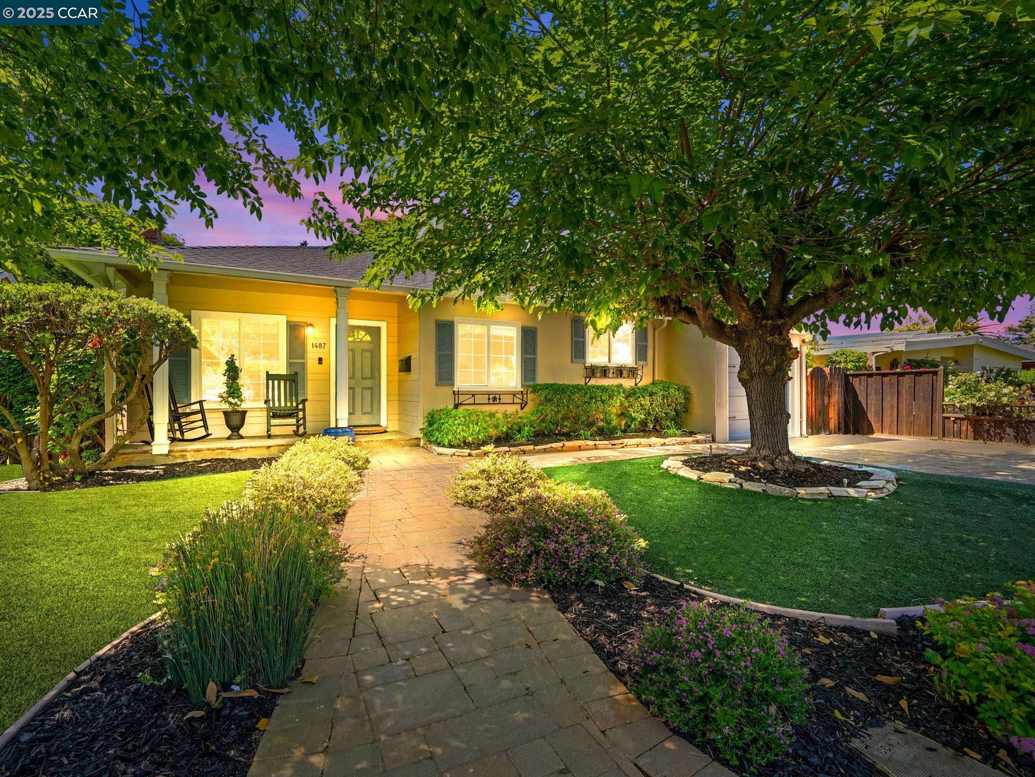 Detail Gallery Image 1 of 1 For 1487 Davis Ave, Concord,  CA 94518 - 3 Beds | 1 Baths