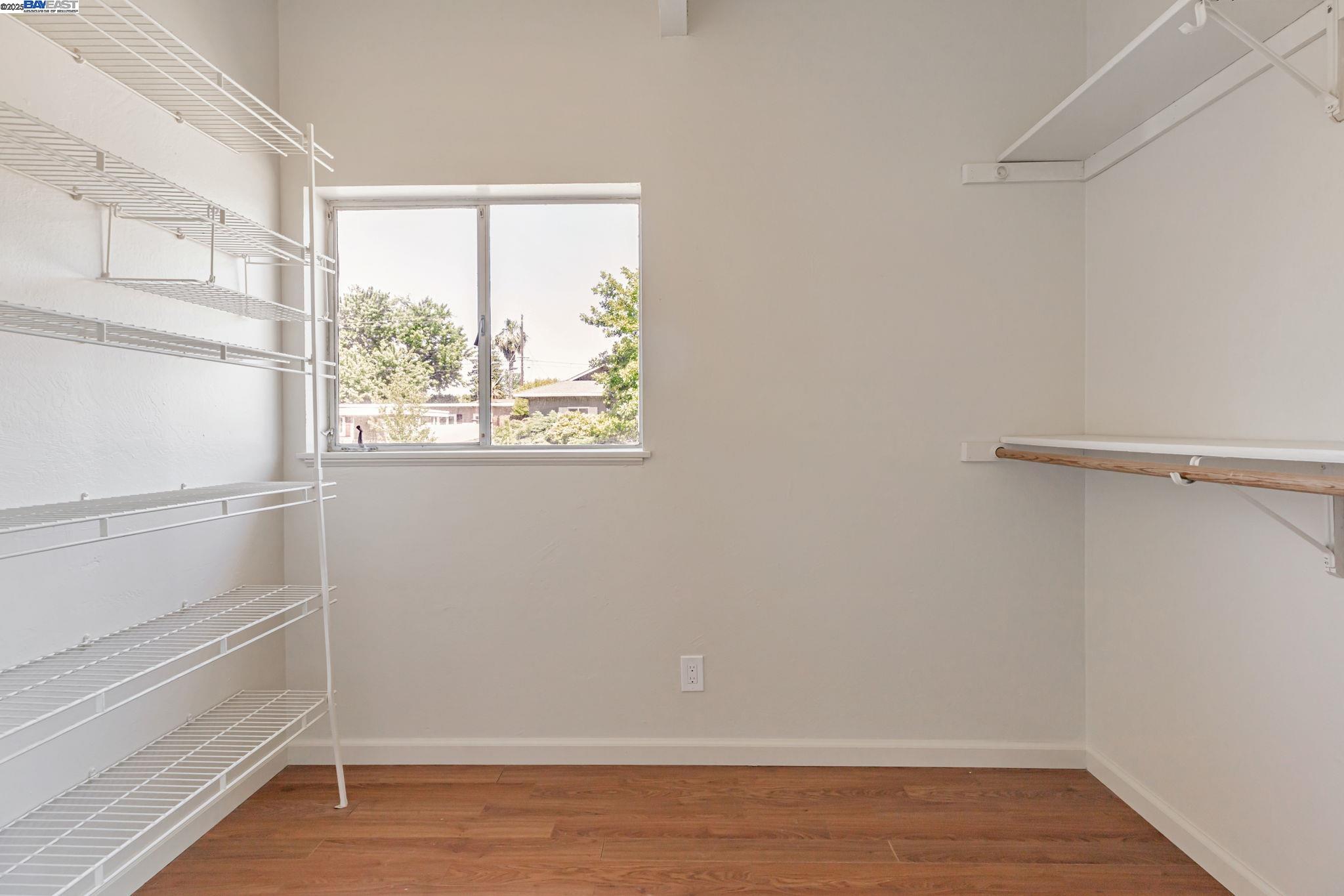 Detail Gallery Image 12 of 31 For 2221 Juanita Ln, Sacramento,  CA 95825 - 3 Beds | 2 Baths