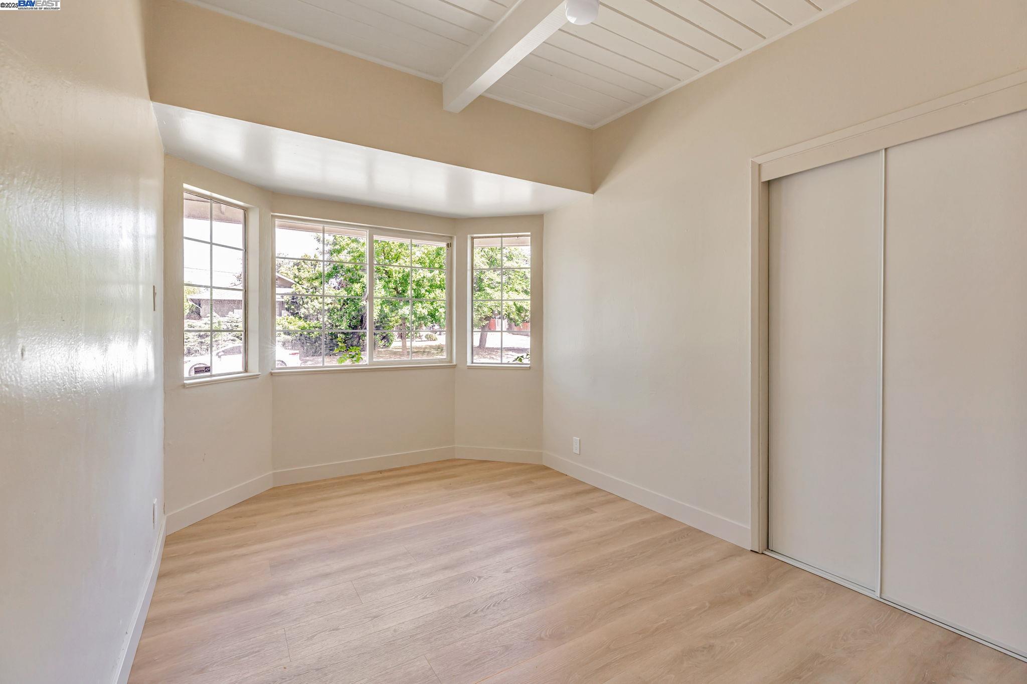 Detail Gallery Image 15 of 31 For 2221 Juanita Ln, Sacramento,  CA 95825 - 3 Beds | 2 Baths