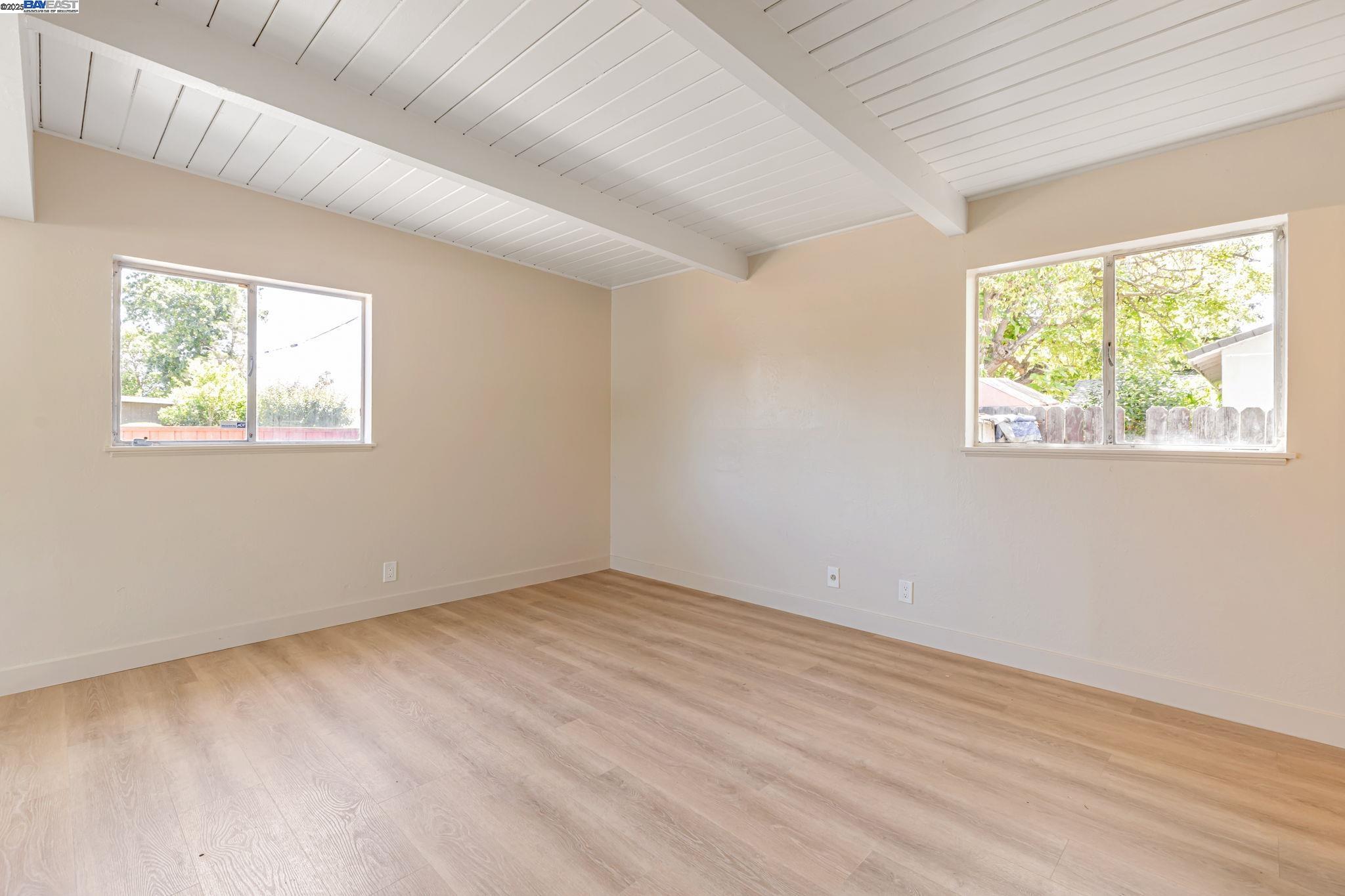 Detail Gallery Image 16 of 31 For 2221 Juanita Ln, Sacramento,  CA 95825 - 3 Beds | 2 Baths