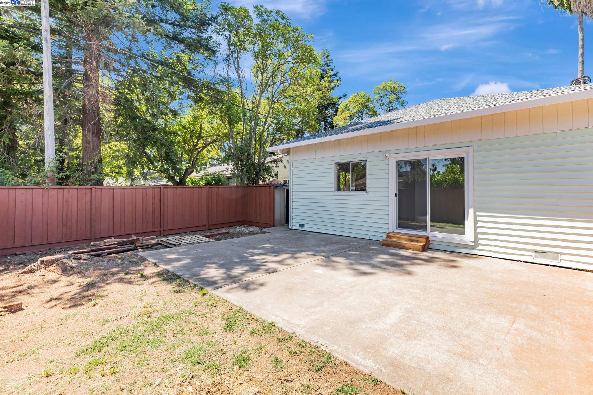 Detail Gallery Image 26 of 31 For 2221 Juanita Ln, Sacramento,  CA 95825 - 3 Beds | 2 Baths