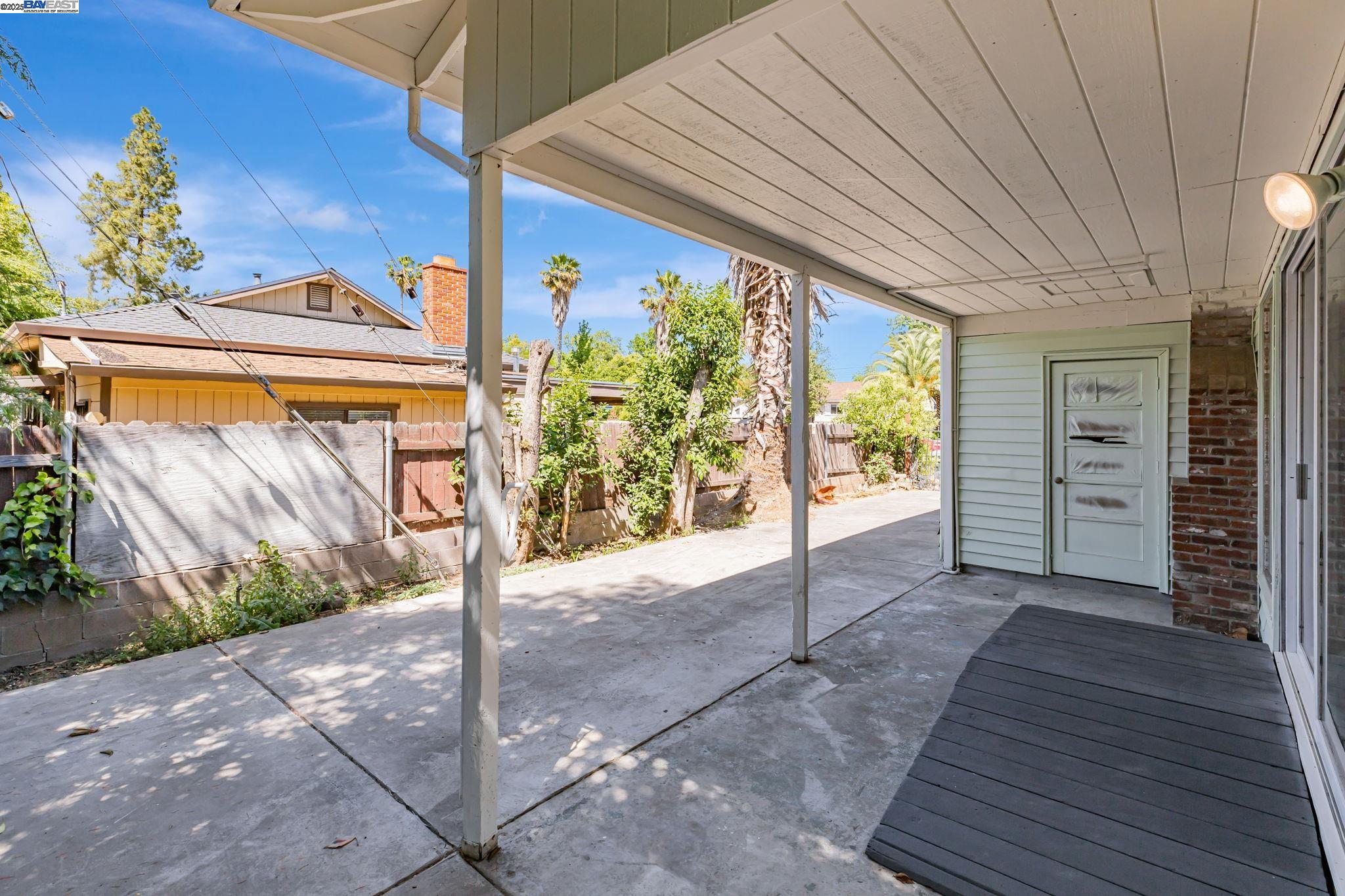 Detail Gallery Image 31 of 31 For 2221 Juanita Ln, Sacramento,  CA 95825 - 3 Beds | 2 Baths