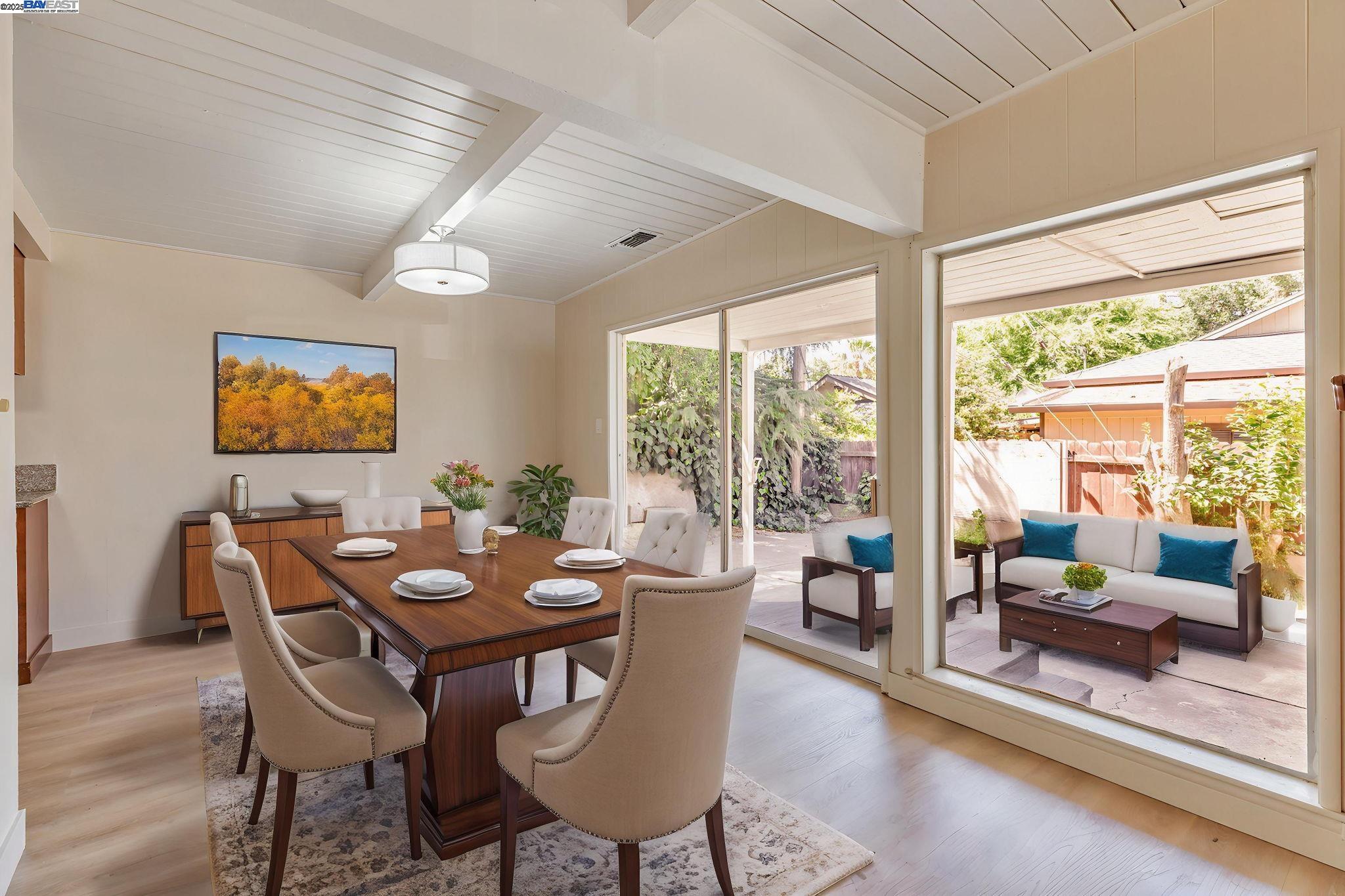 Detail Gallery Image 6 of 31 For 2221 Juanita Ln, Sacramento,  CA 95825 - 3 Beds | 2 Baths