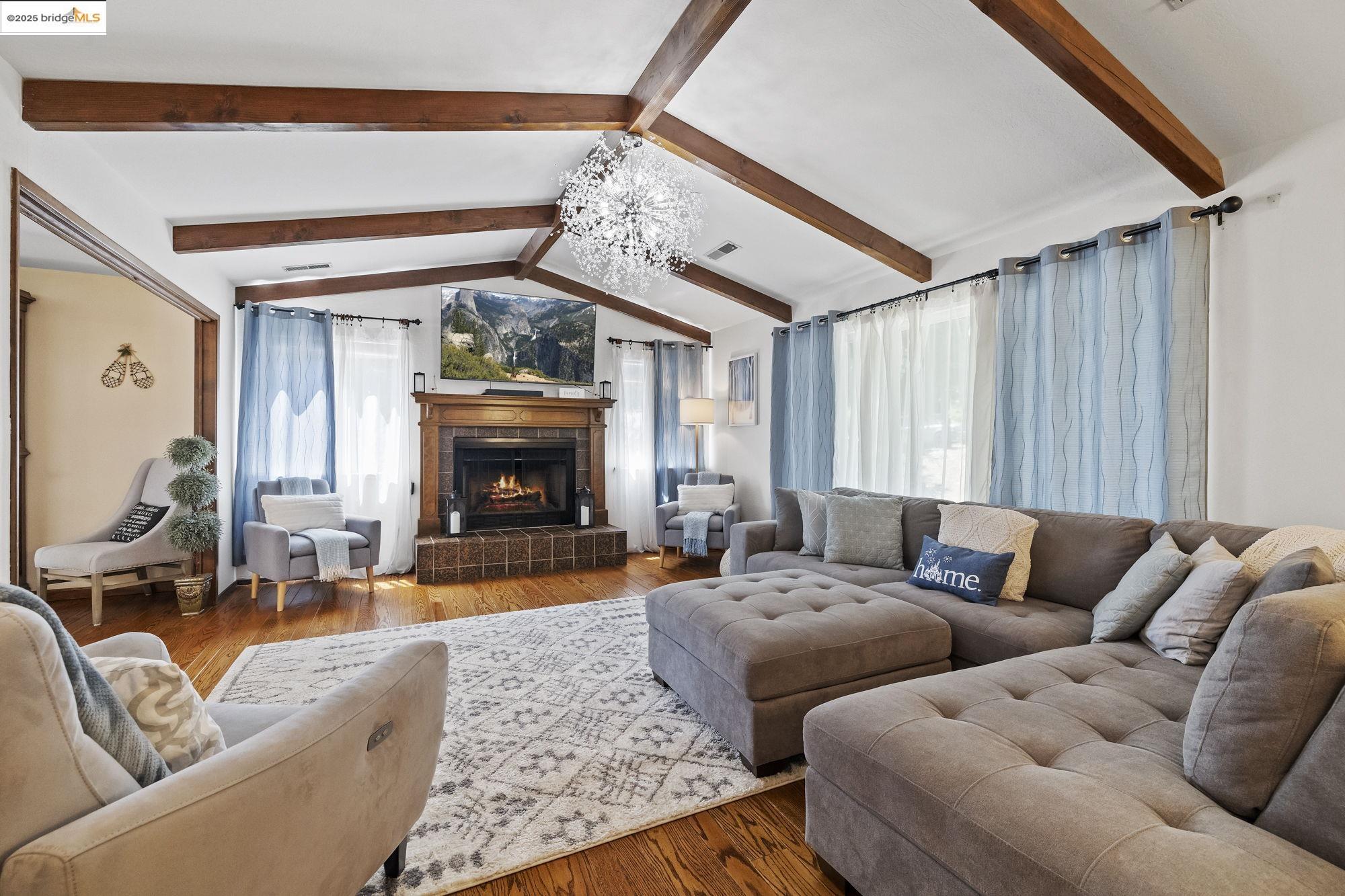 Detail Gallery Image 10 of 54 For 24725 Prospector Dr., Mi Wuk Village,  CA 95346 - 4 Beds | 3 Baths