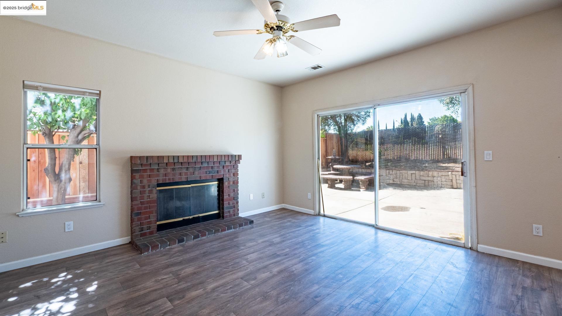 Detail Gallery Image 14 of 37 For 632 Burwood Way, Antioch,  CA 94509 - 4 Beds | 3 Baths