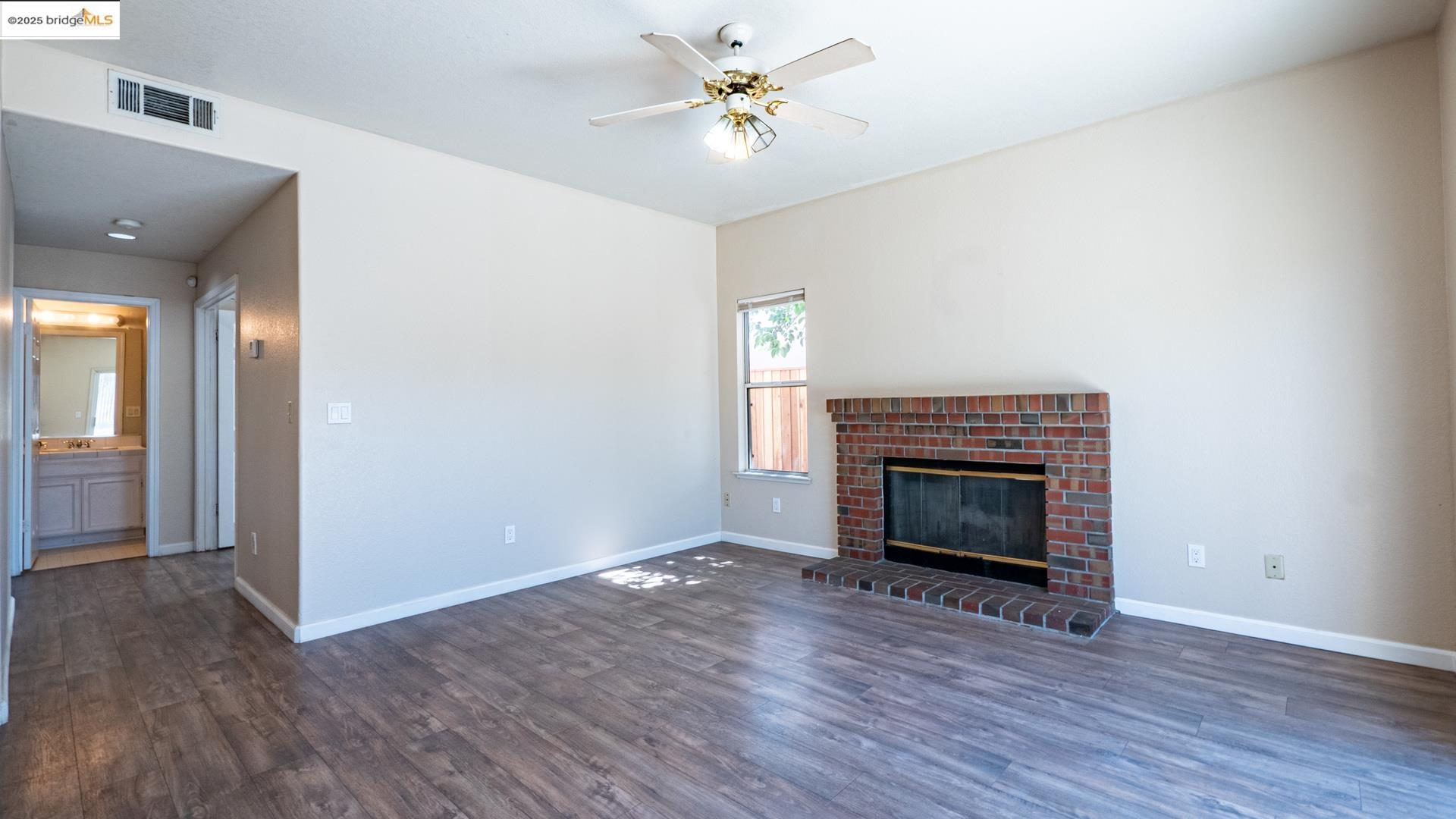 Detail Gallery Image 15 of 37 For 632 Burwood Way, Antioch,  CA 94509 - 4 Beds | 3 Baths