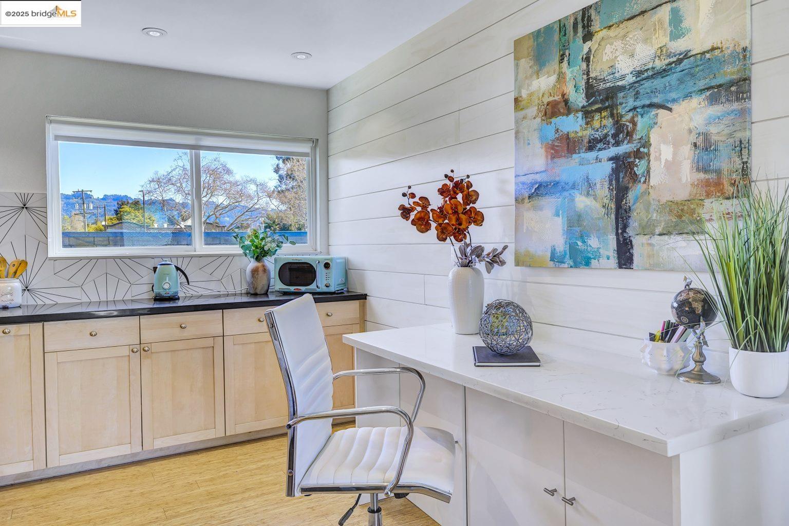 Detail Gallery Image 8 of 26 For 2327 10th St #4,  Berkeley,  CA 94710 - 2 Beds | 1 Baths