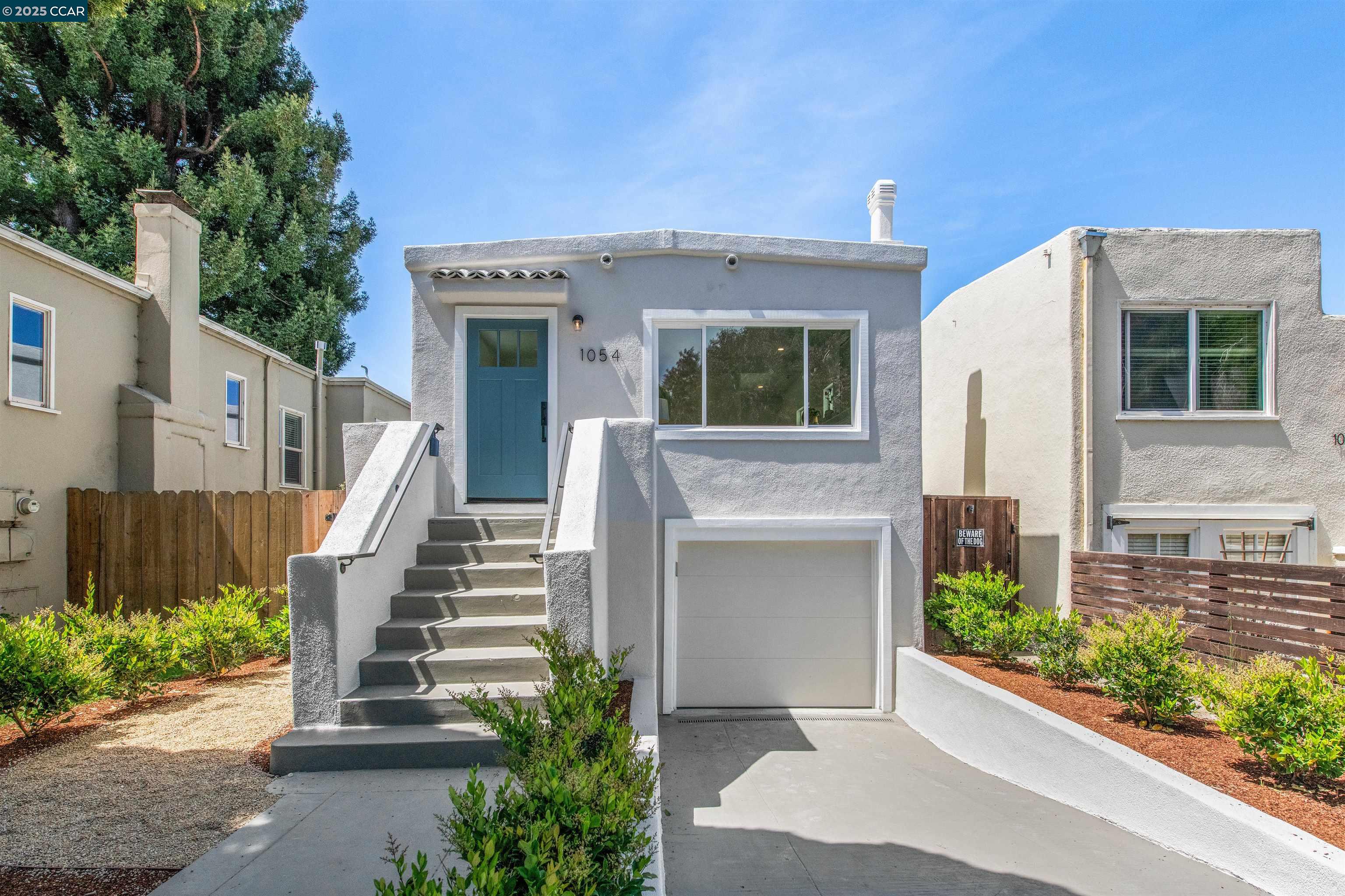 Detail Gallery Image 2 of 44 For 1054 Masonic Ave., Albany,  CA 94706 - 2 Beds | 2 Baths