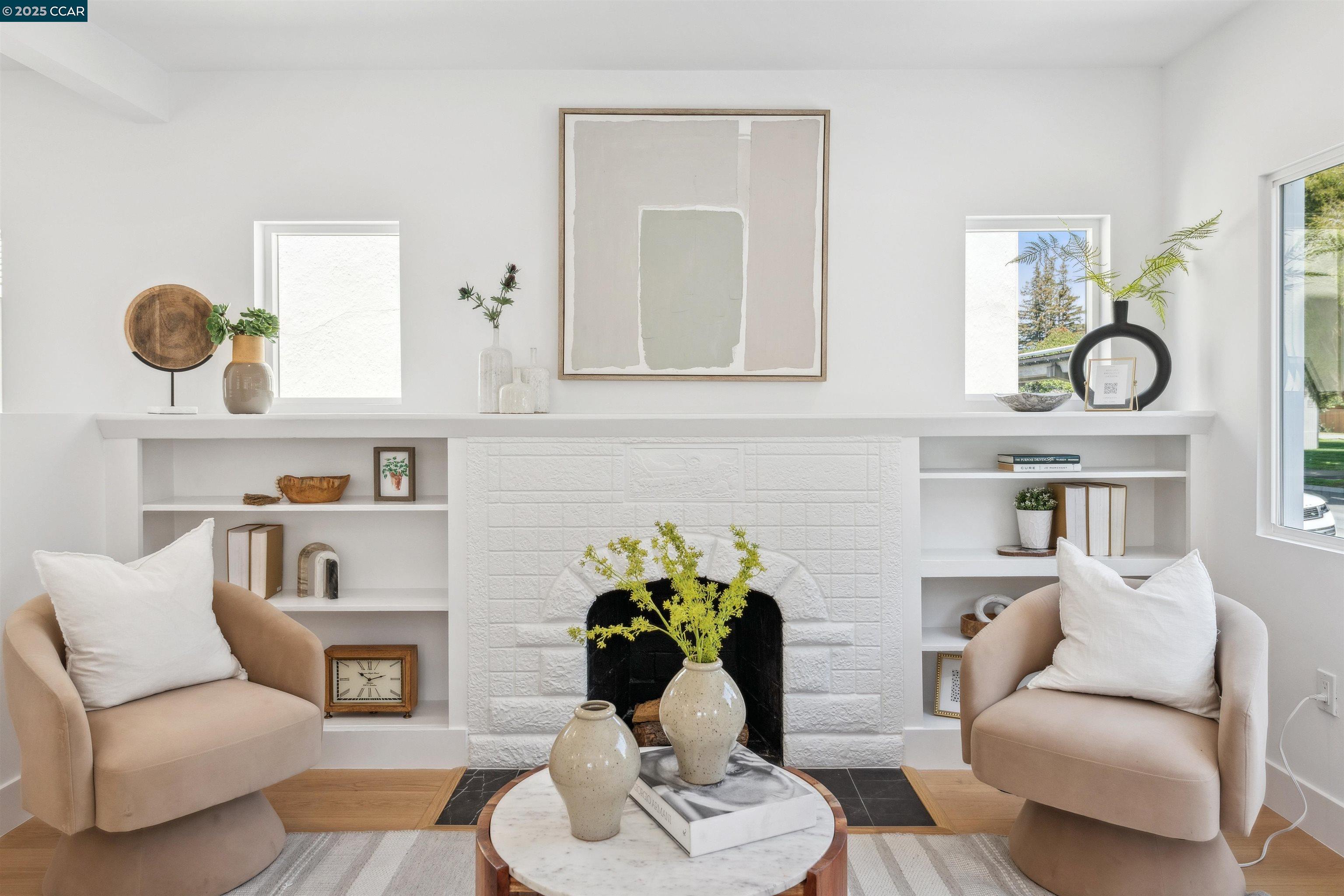 Detail Gallery Image 12 of 44 For 1054 Masonic Ave., Albany,  CA 94706 - 2 Beds | 2 Baths