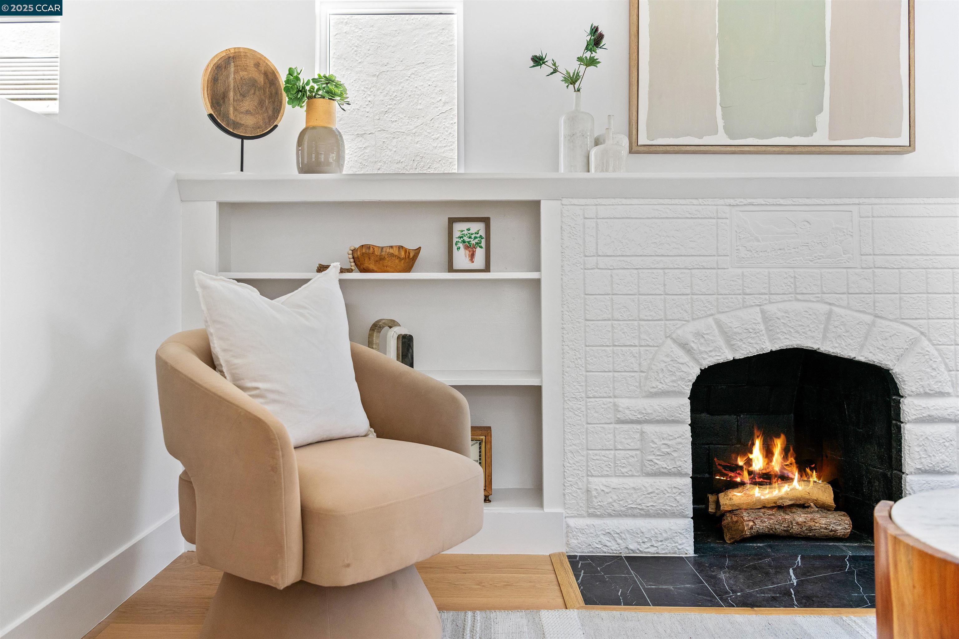 Detail Gallery Image 13 of 44 For 1054 Masonic Ave., Albany,  CA 94706 - 2 Beds | 2 Baths