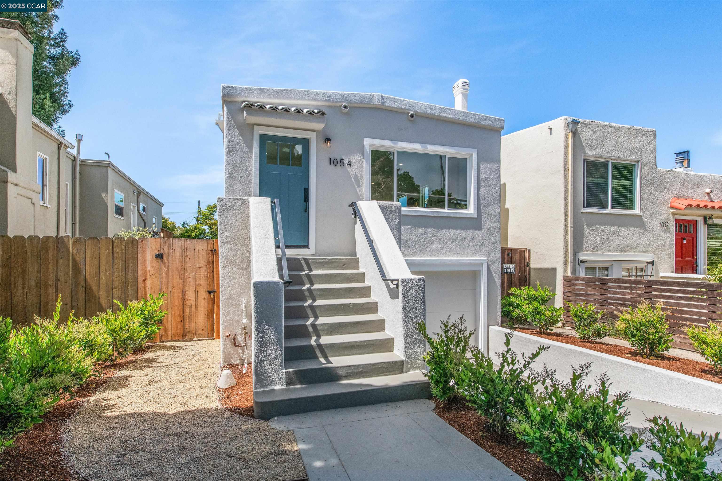 Detail Gallery Image 3 of 44 For 1054 Masonic Ave., Albany,  CA 94706 - 2 Beds | 2 Baths