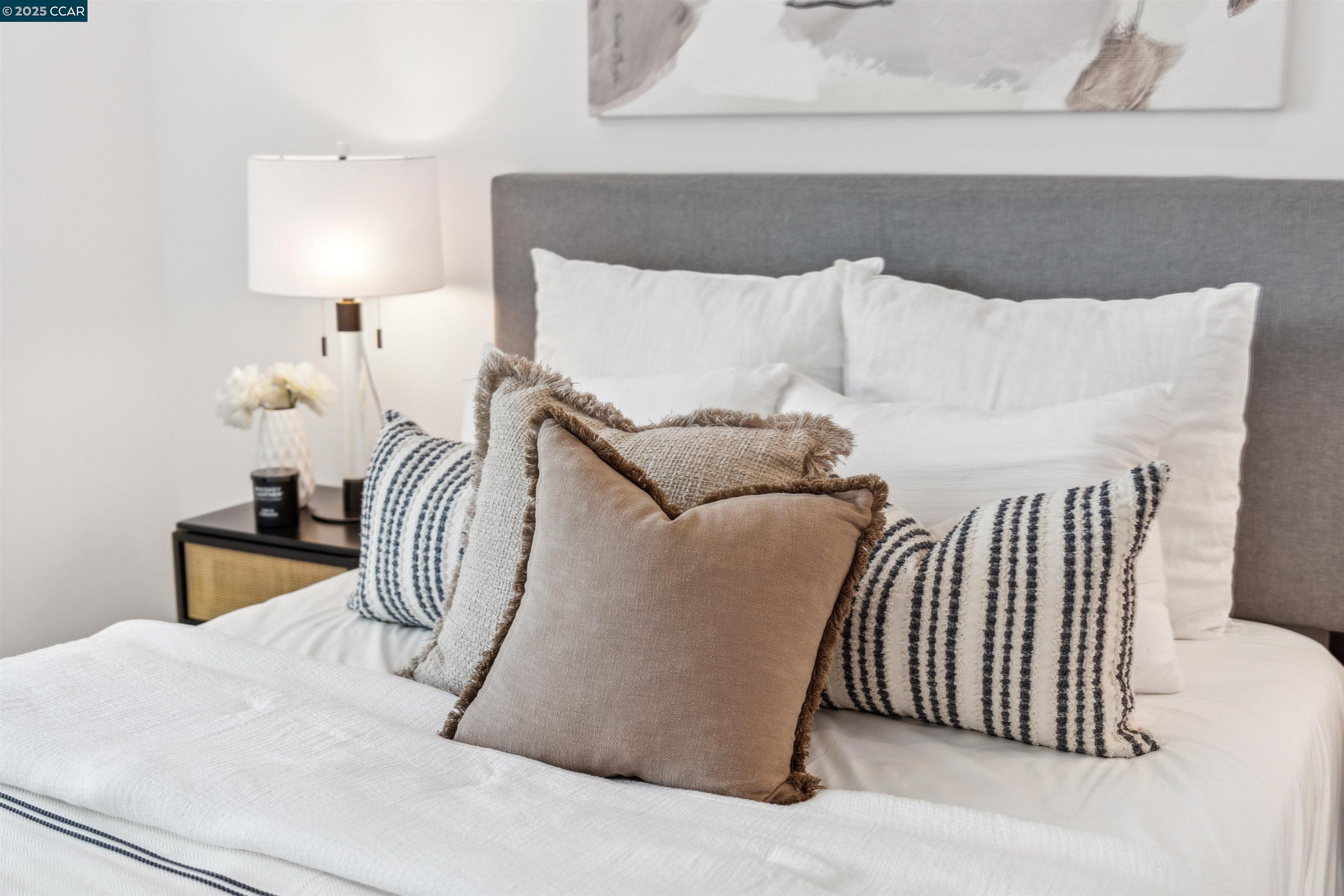 Detail Gallery Image 25 of 44 For 1054 Masonic Ave., Albany,  CA 94706 - 2 Beds | 2 Baths