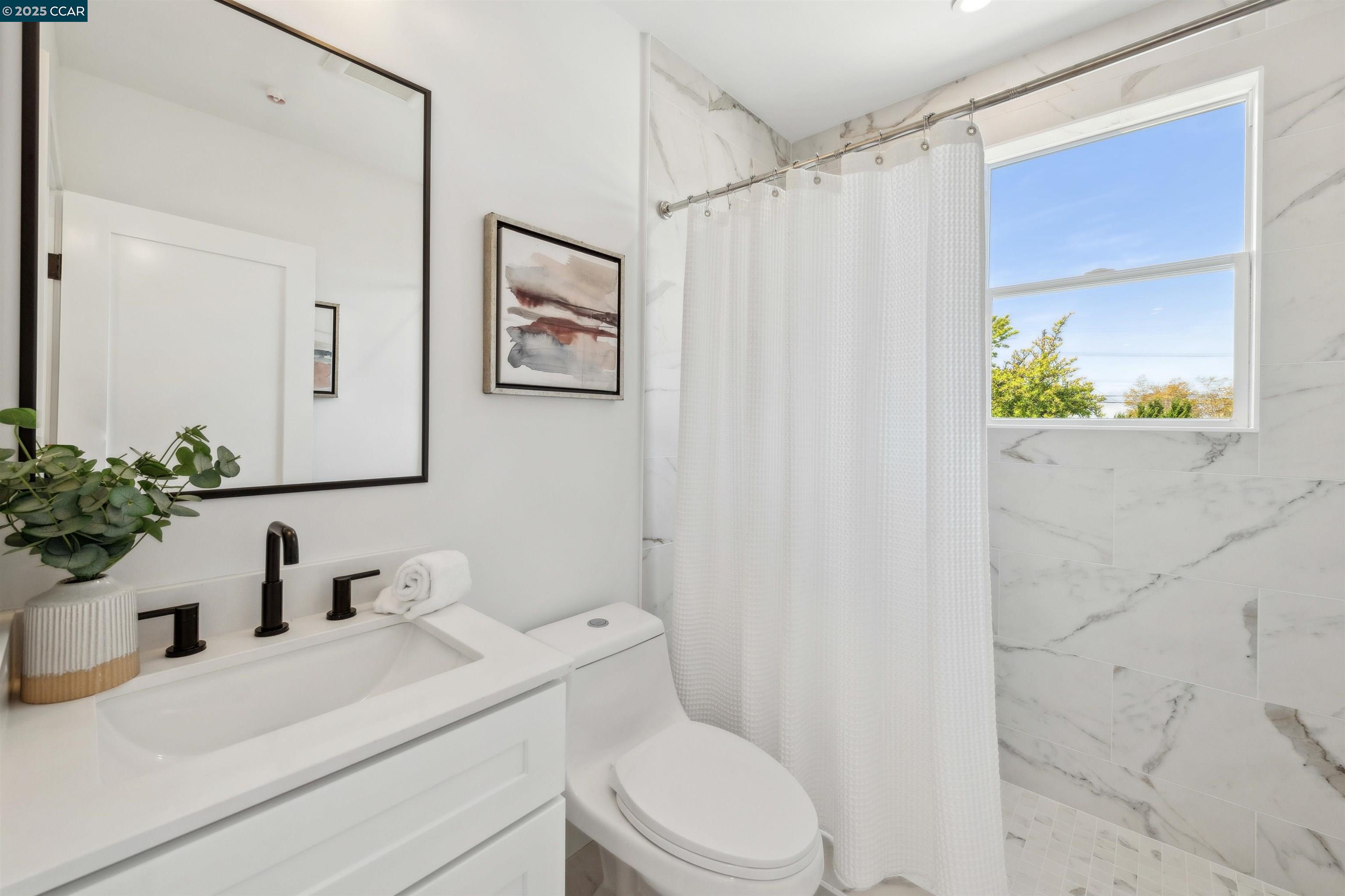 Detail Gallery Image 28 of 44 For 1054 Masonic Ave., Albany,  CA 94706 - 2 Beds | 2 Baths