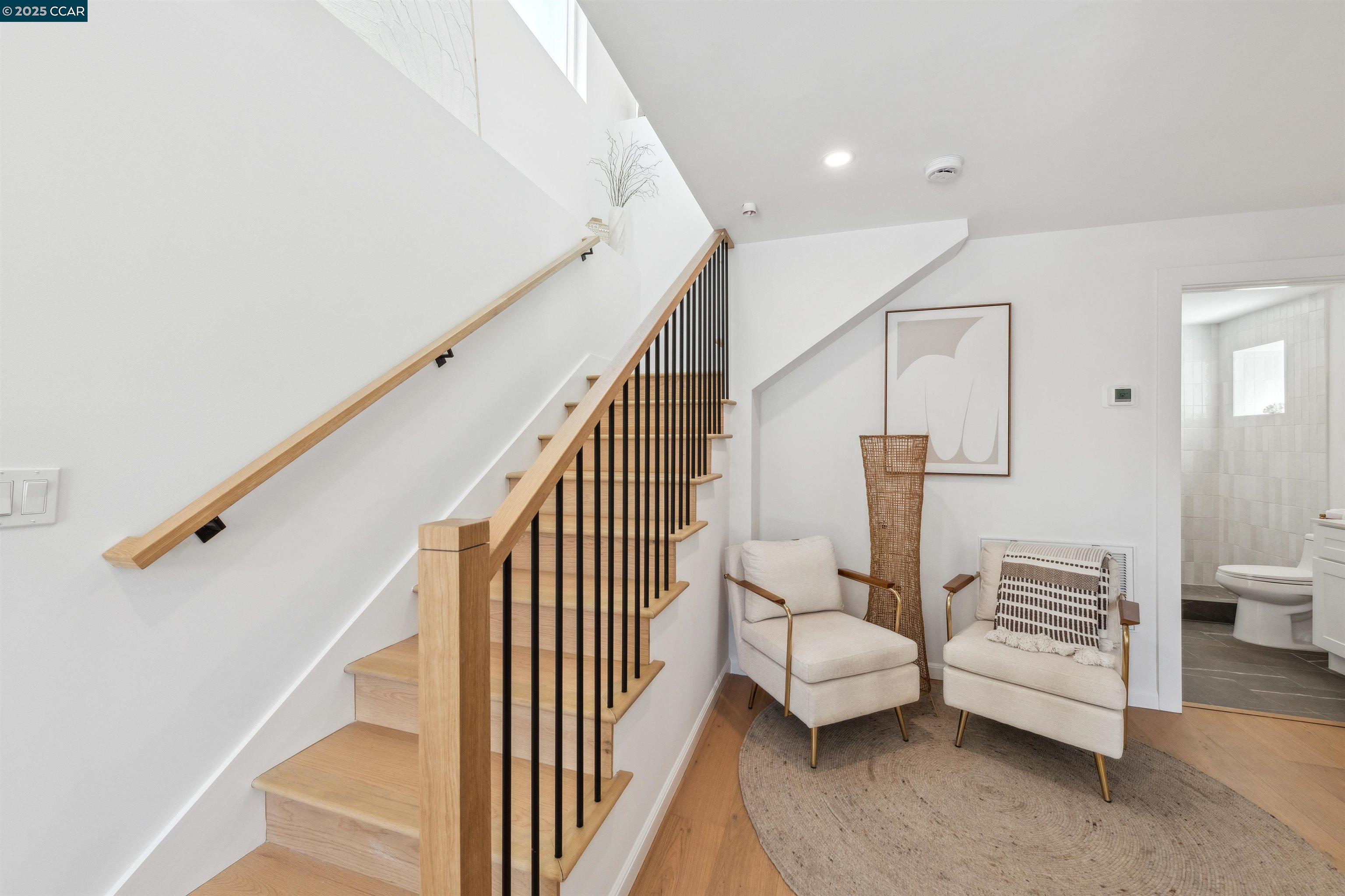 Detail Gallery Image 30 of 44 For 1054 Masonic Ave., Albany,  CA 94706 - 2 Beds | 2 Baths