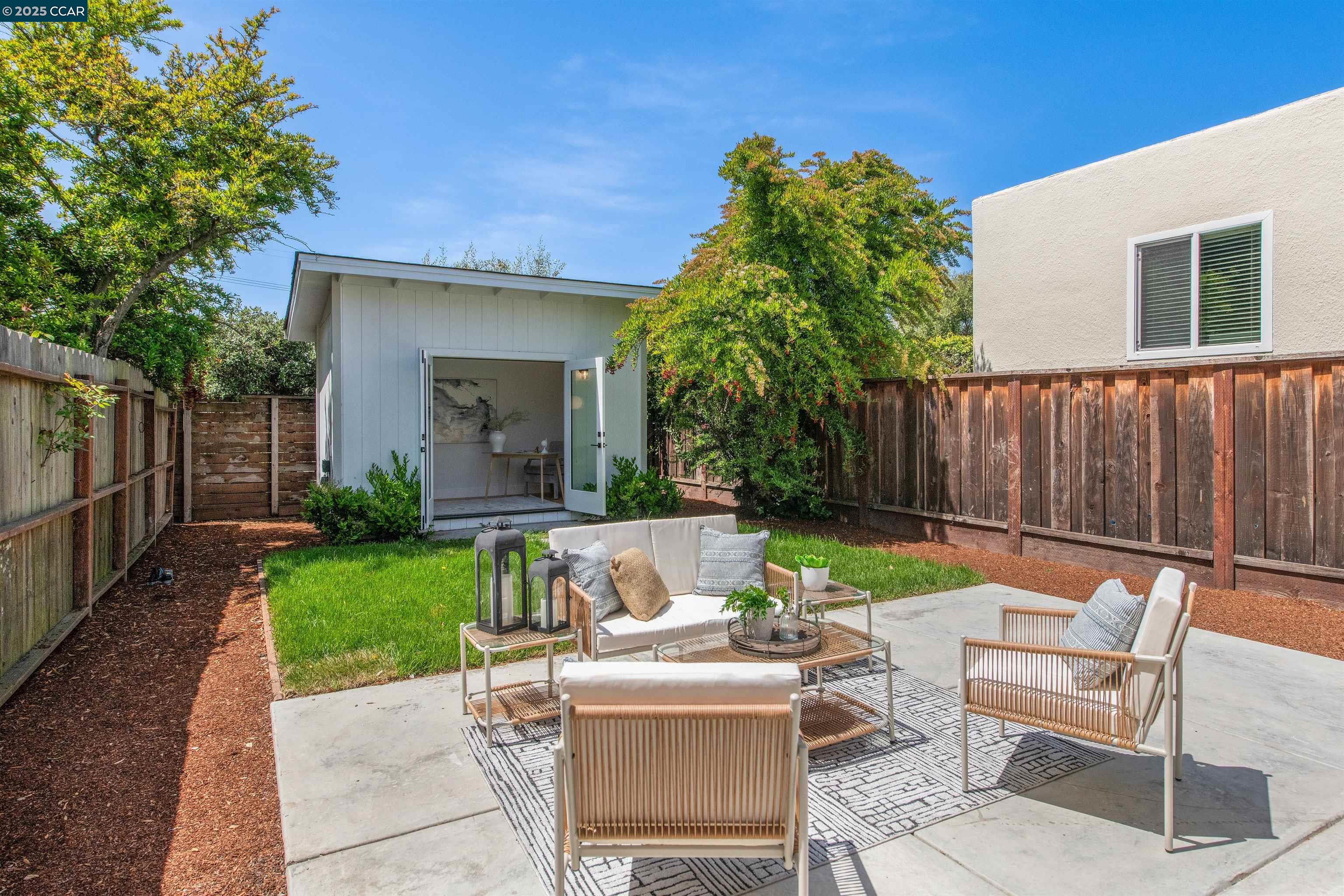 Detail Gallery Image 43 of 44 For 1054 Masonic Ave., Albany,  CA 94706 - 2 Beds | 2 Baths
