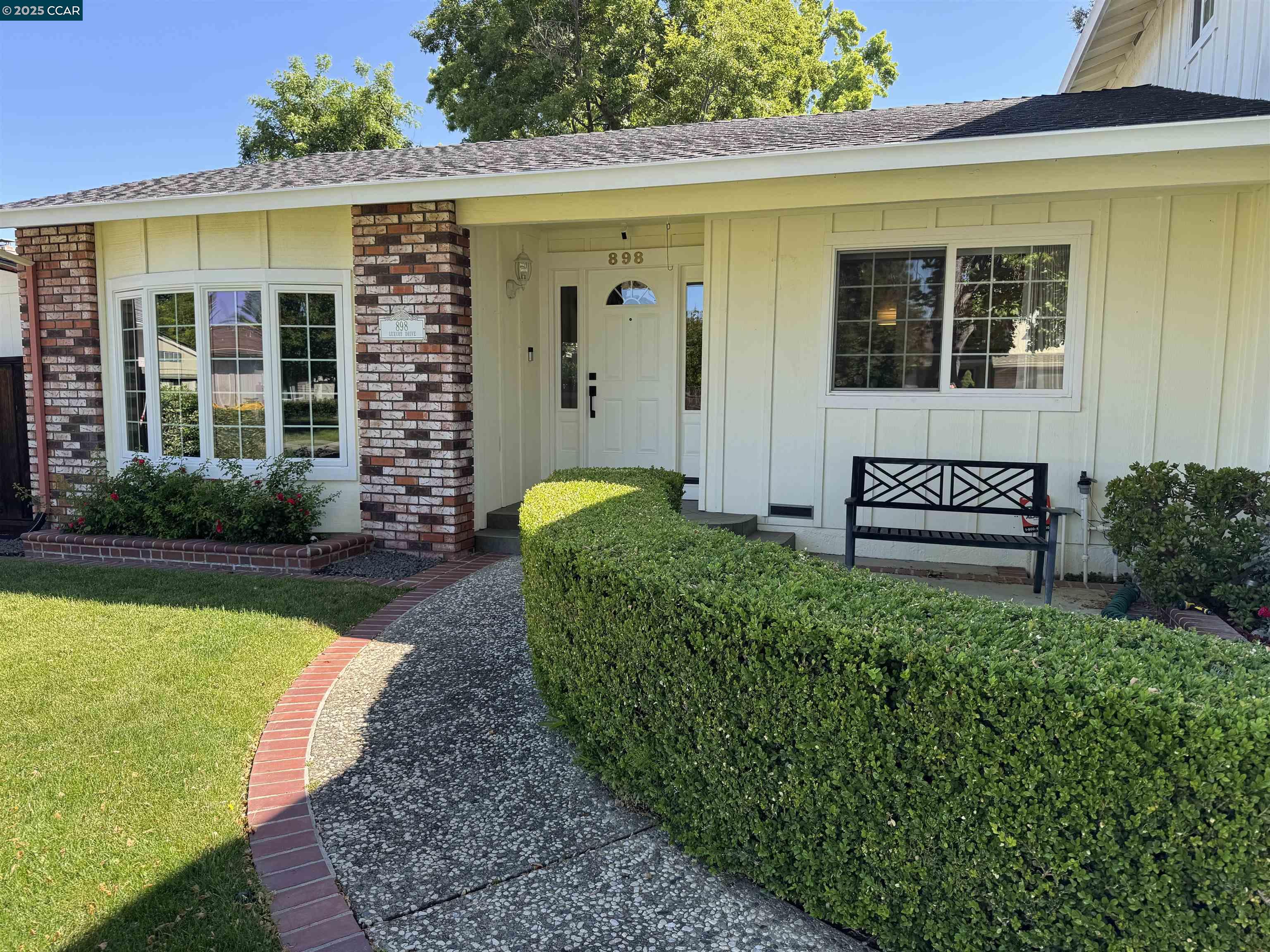 Detail Gallery Image 3 of 59 For 898 Luxury Dr, Concord,  CA 94518 - 4 Beds | 2/1 Baths