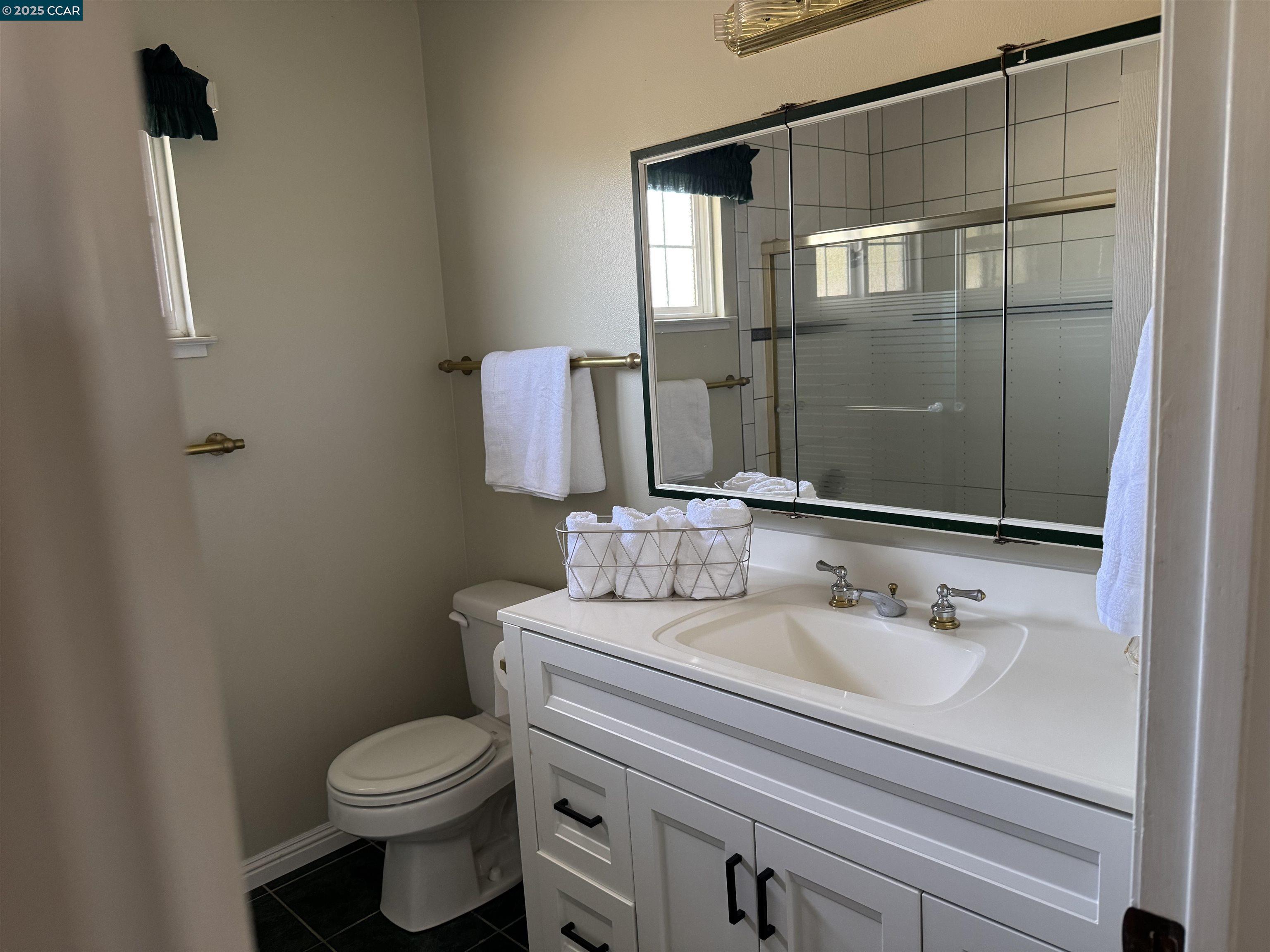 Detail Gallery Image 32 of 59 For 898 Luxury Dr, Concord,  CA 94518 - 4 Beds | 2/1 Baths