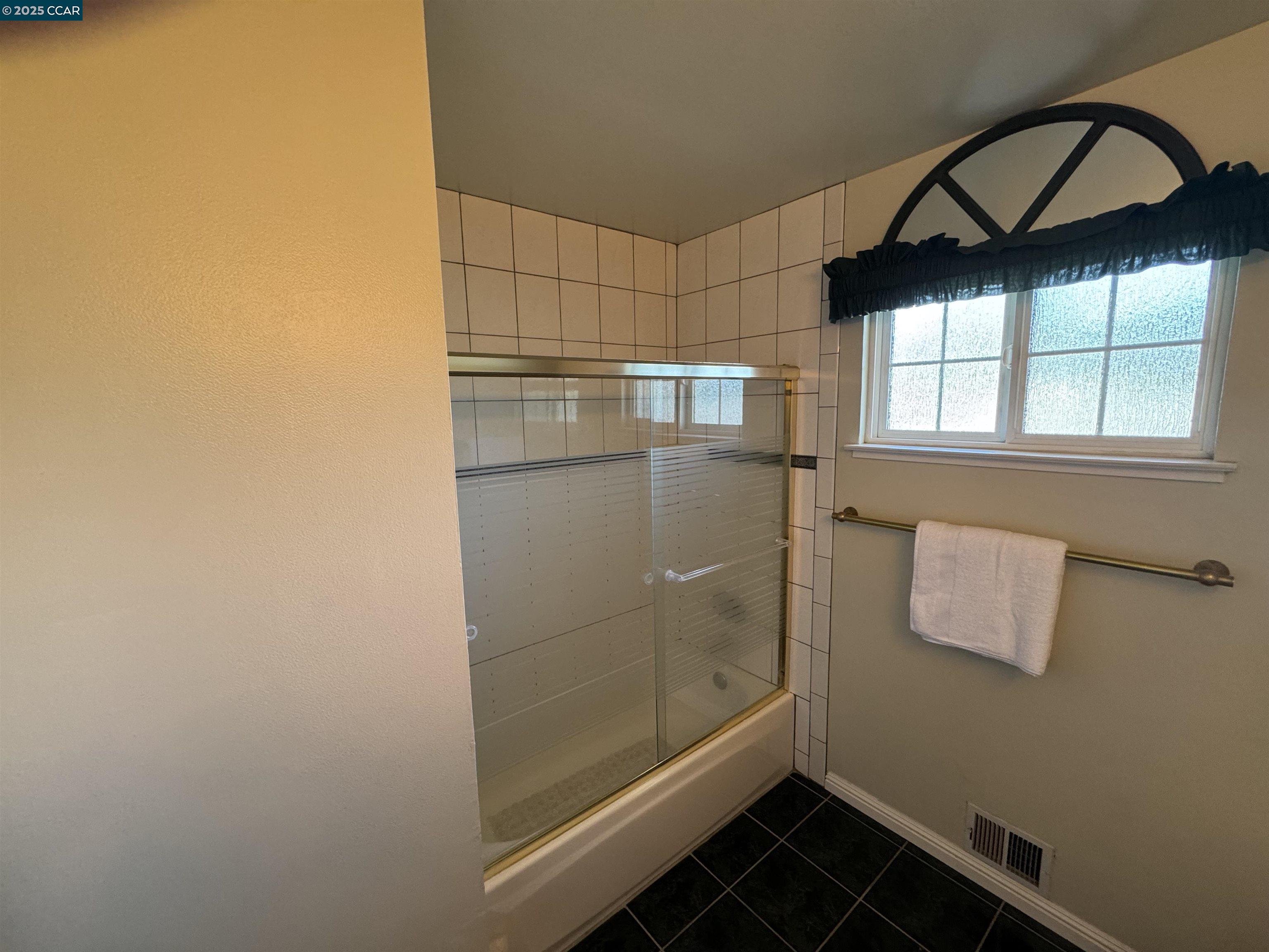 Detail Gallery Image 33 of 59 For 898 Luxury Dr, Concord,  CA 94518 - 4 Beds | 2/1 Baths