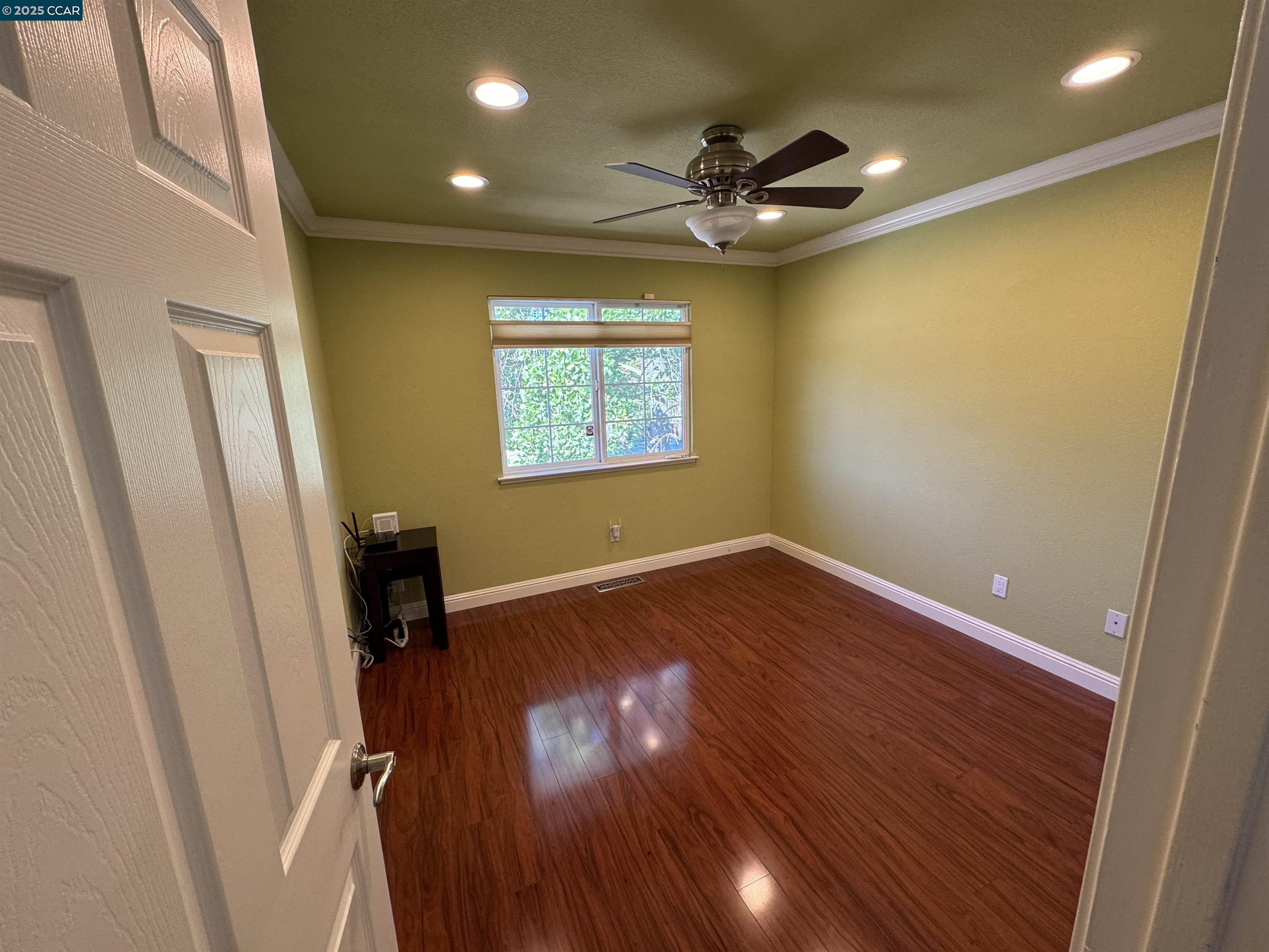 Detail Gallery Image 35 of 59 For 898 Luxury Dr, Concord,  CA 94518 - 4 Beds | 2/1 Baths