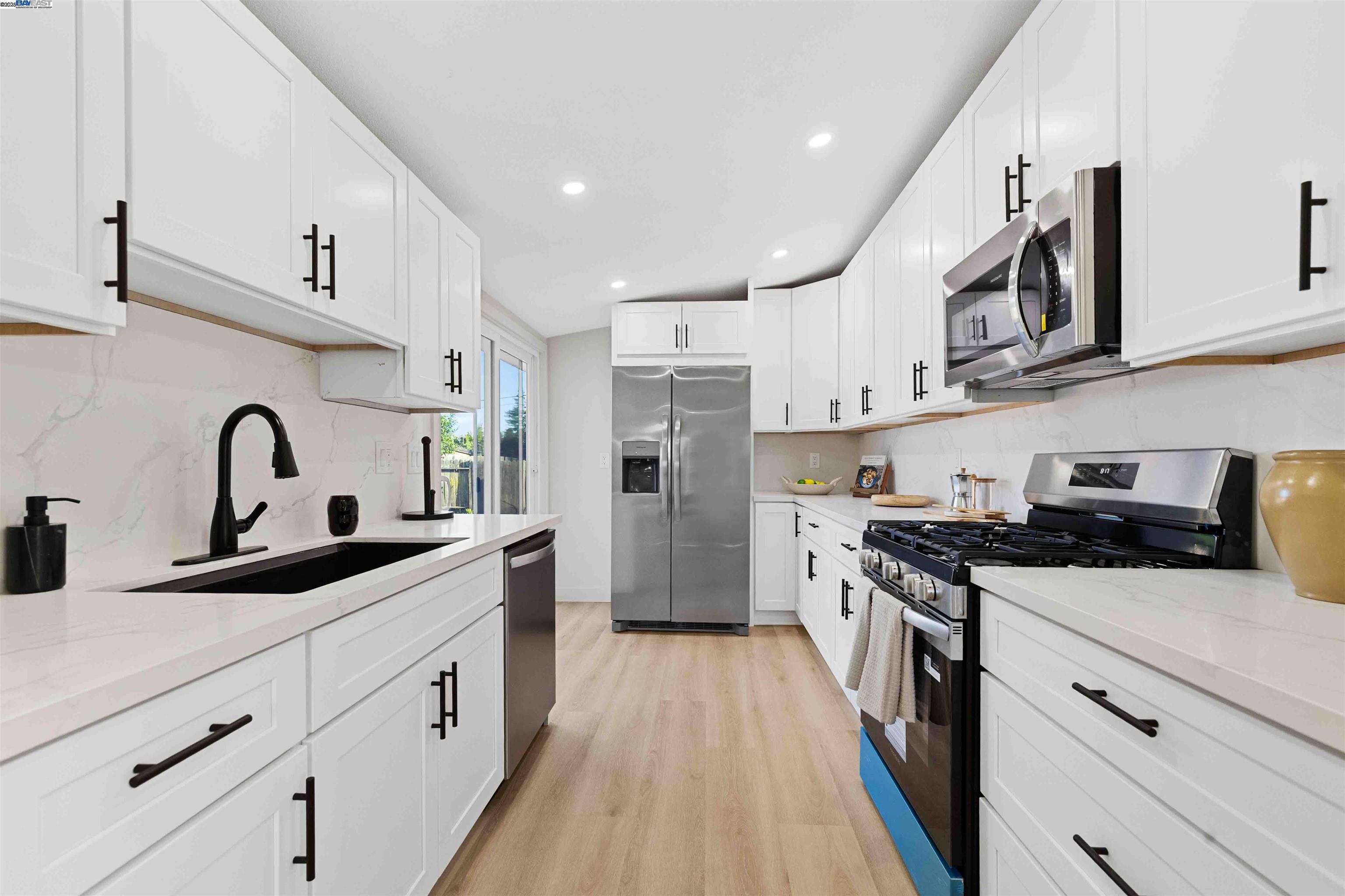 Detail Gallery Image 13 of 22 For 2307 Arthur St, Napa,  CA 94559 - 3 Beds | 1/1 Baths