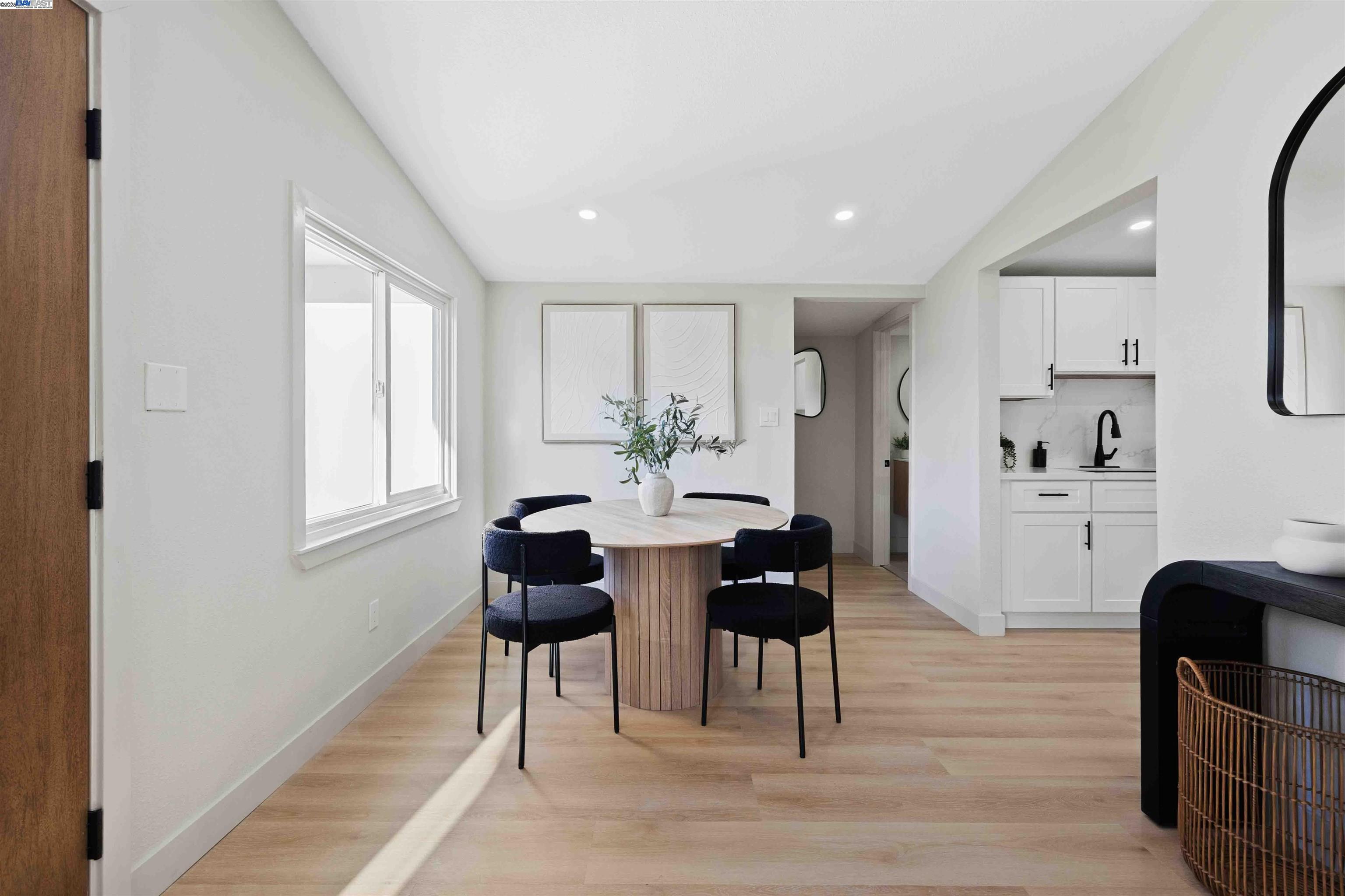 Detail Gallery Image 5 of 22 For 2307 Arthur St, Napa,  CA 94559 - 3 Beds | 1/1 Baths