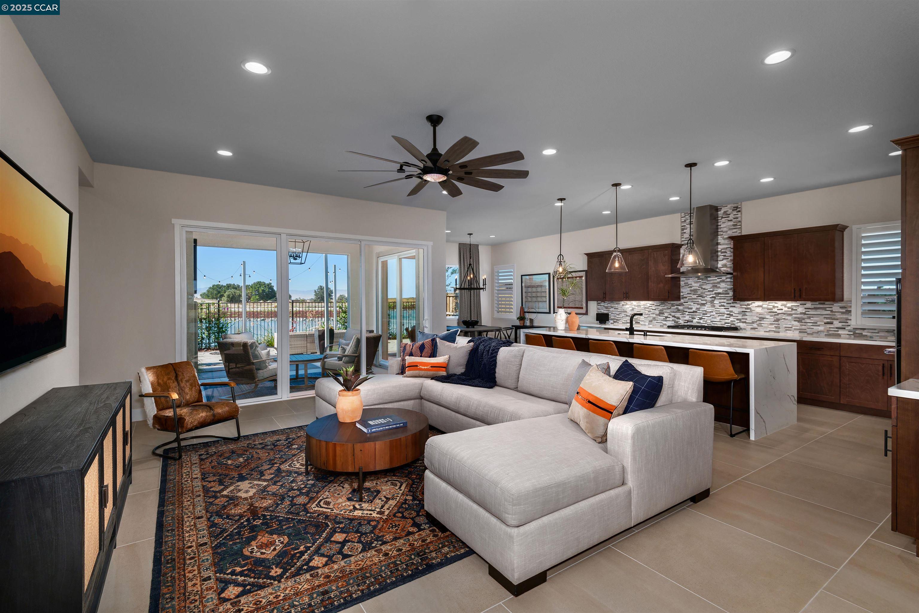 Detail Gallery Image 3 of 16 For 16141 Purdy Ct, Lathrop,  CA 95330 - 3 Beds | 2/1 Baths