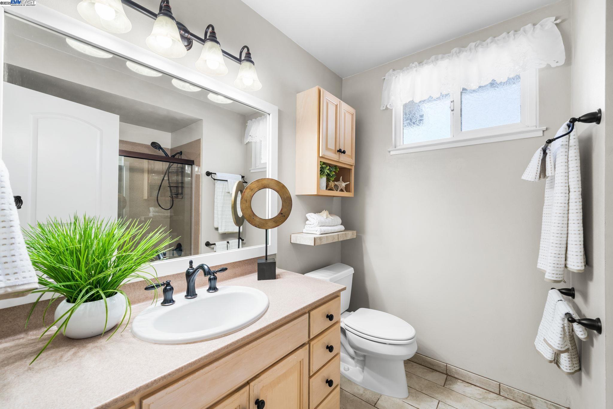 Detail Gallery Image 29 of 52 For 868 Madeira Dr, Pleasanton,  CA 94566 - 4 Beds | 2/1 Baths