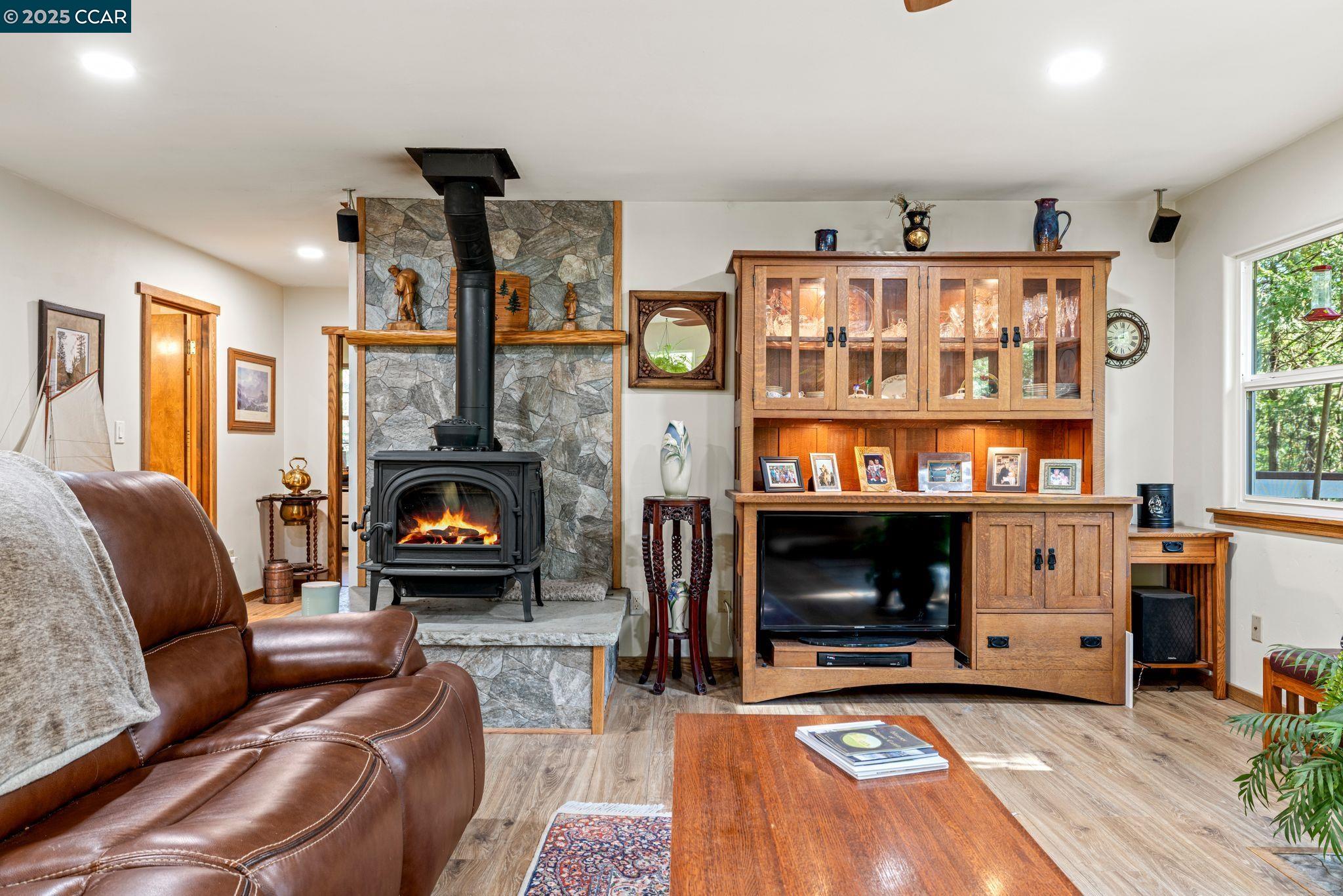Detail Gallery Image 7 of 53 For 6170 Dog Town Rd, Somerset,  CA 95684 - 3 Beds | 2 Baths