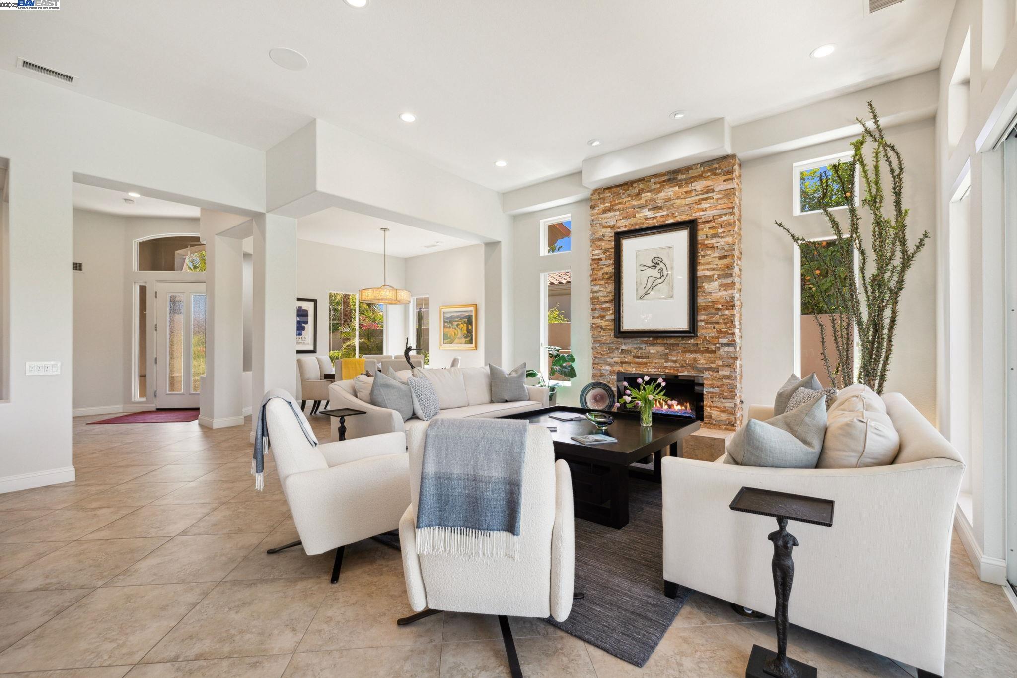 Detail Gallery Image 14 of 58 For 351 Tomahawk Dr, Palm Desert,  CA 92211 - 3 Beds | 3/1 Baths