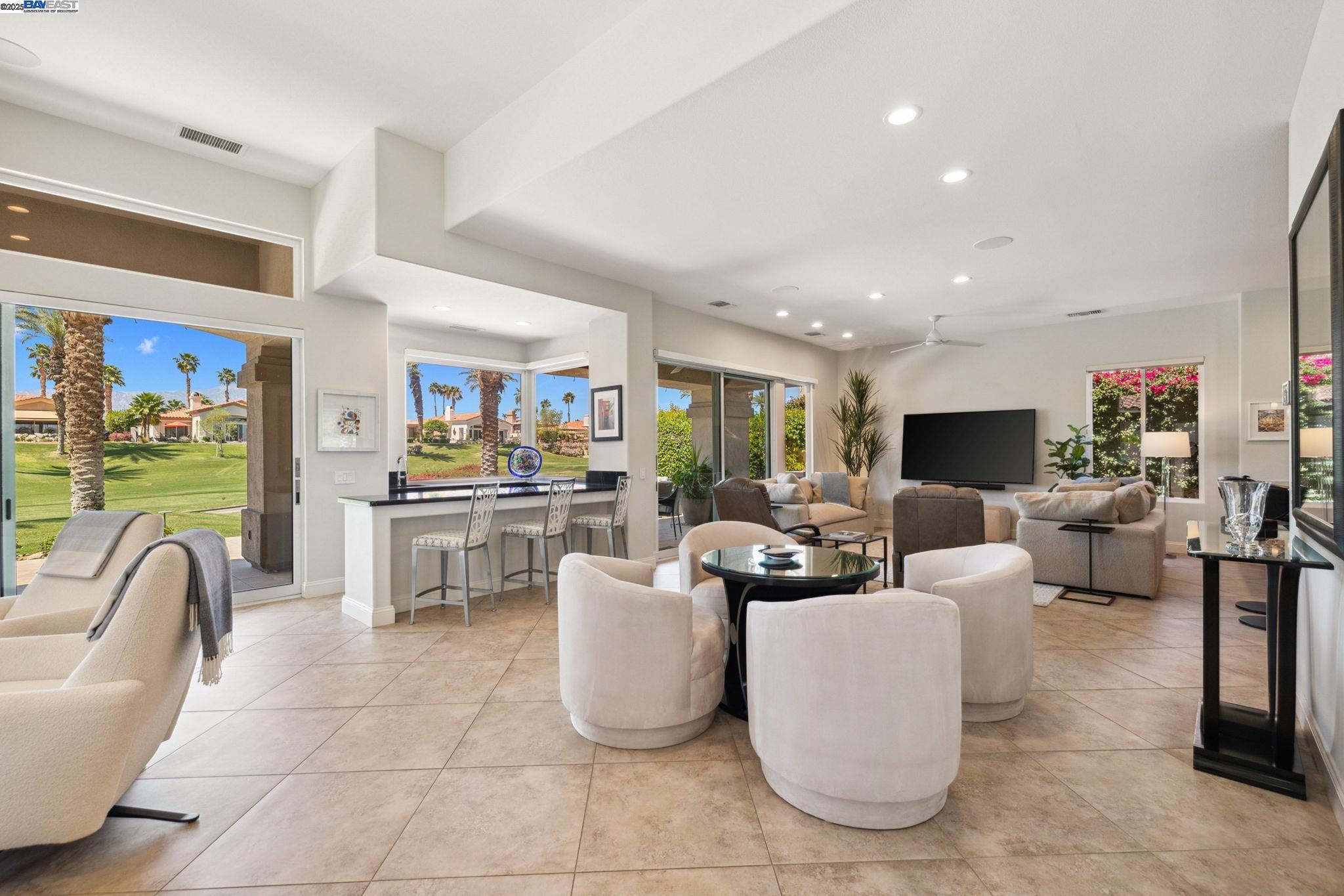 Detail Gallery Image 15 of 58 For 351 Tomahawk Dr, Palm Desert,  CA 92211 - 3 Beds | 3/1 Baths