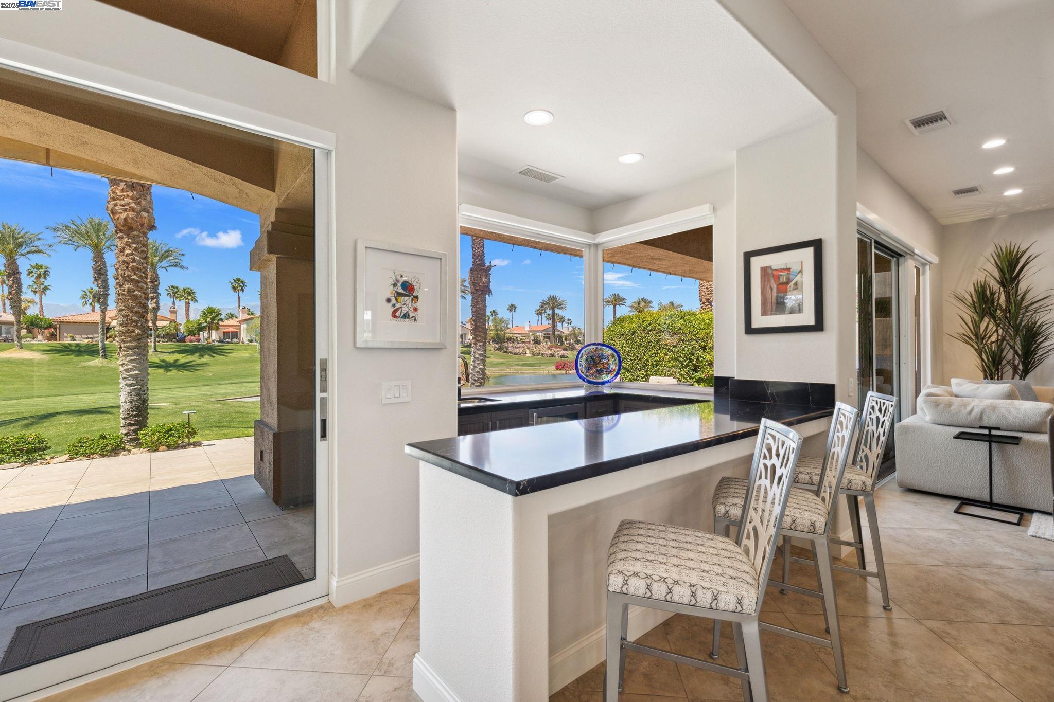 Detail Gallery Image 16 of 58 For 351 Tomahawk Dr, Palm Desert,  CA 92211 - 3 Beds | 3/1 Baths
