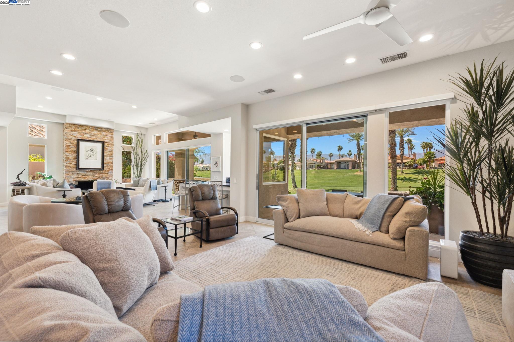 Detail Gallery Image 20 of 58 For 351 Tomahawk Dr, Palm Desert,  CA 92211 - 3 Beds | 3/1 Baths