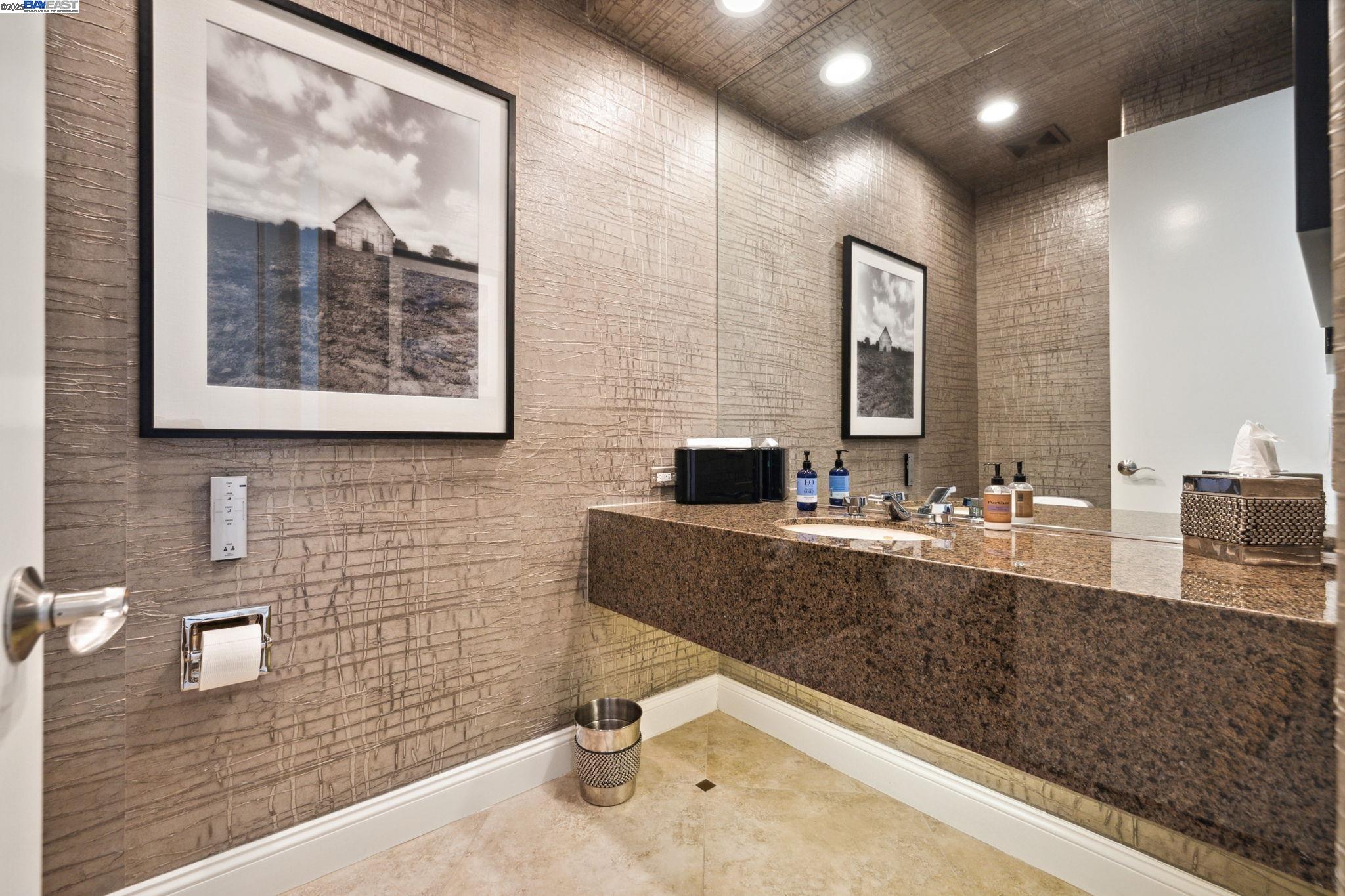 Detail Gallery Image 27 of 58 For 351 Tomahawk Dr, Palm Desert,  CA 92211 - 3 Beds | 3/1 Baths