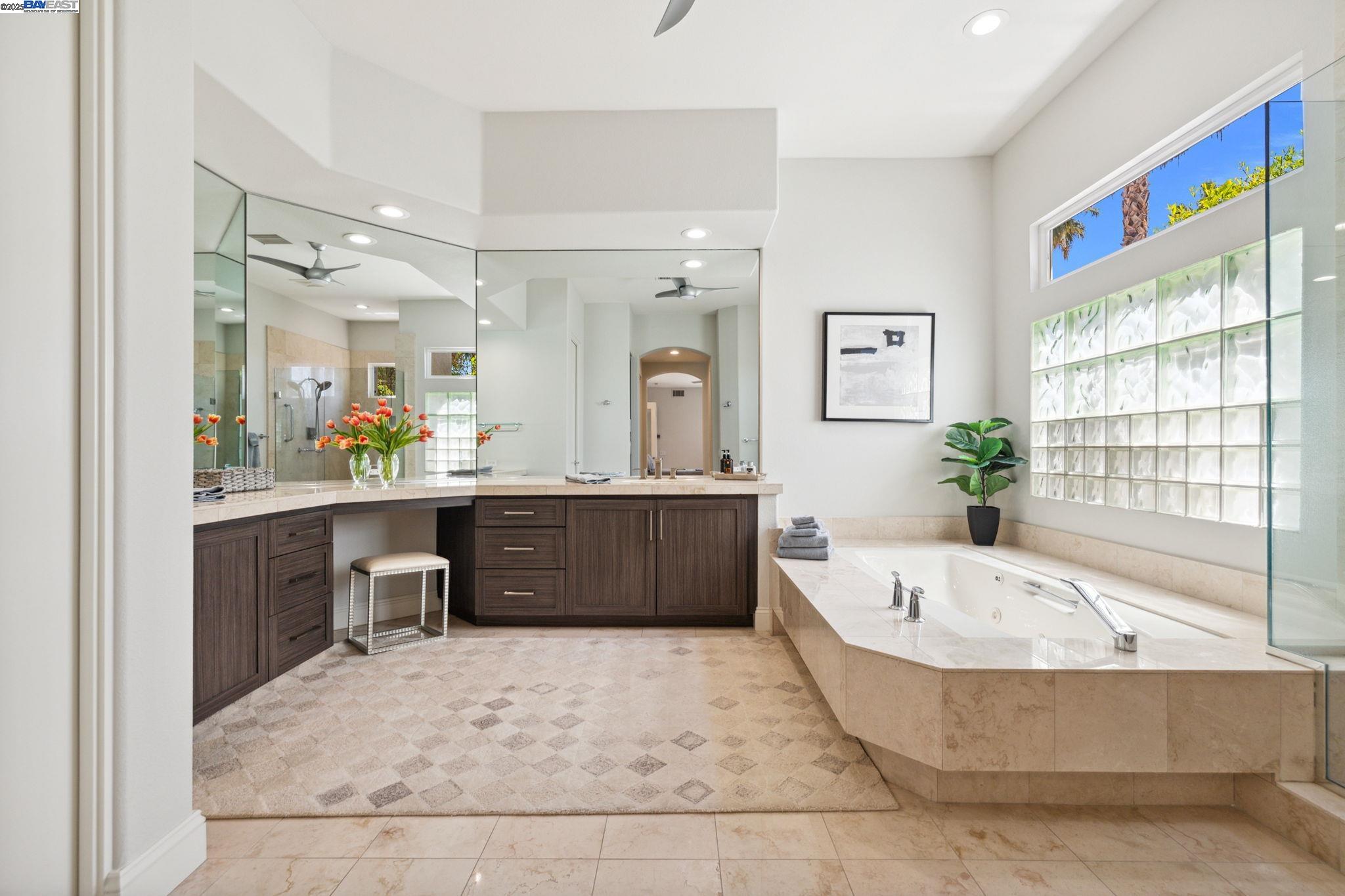 Detail Gallery Image 31 of 58 For 351 Tomahawk Dr, Palm Desert,  CA 92211 - 3 Beds | 3/1 Baths