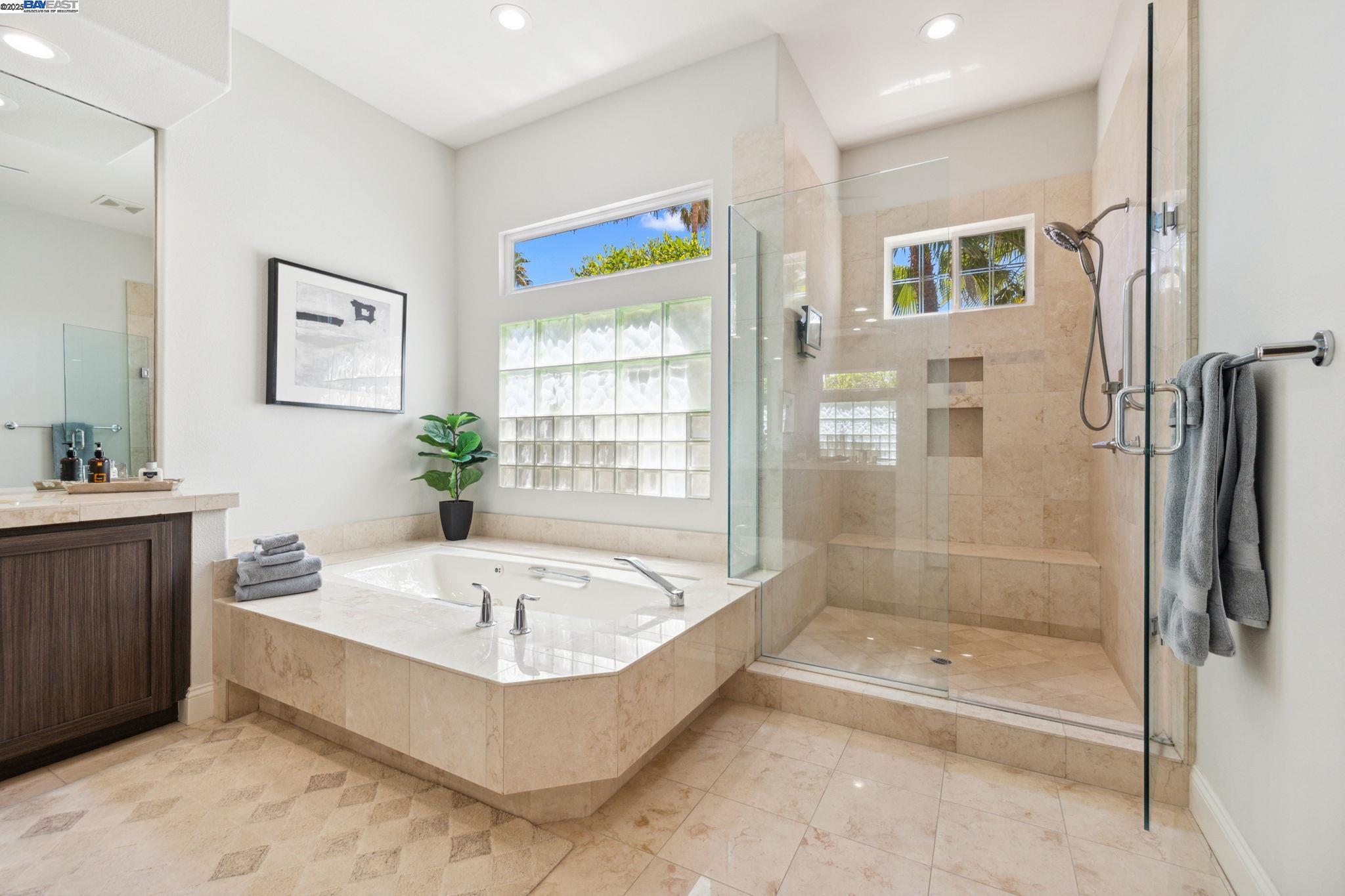 Detail Gallery Image 32 of 58 For 351 Tomahawk Dr, Palm Desert,  CA 92211 - 3 Beds | 3/1 Baths