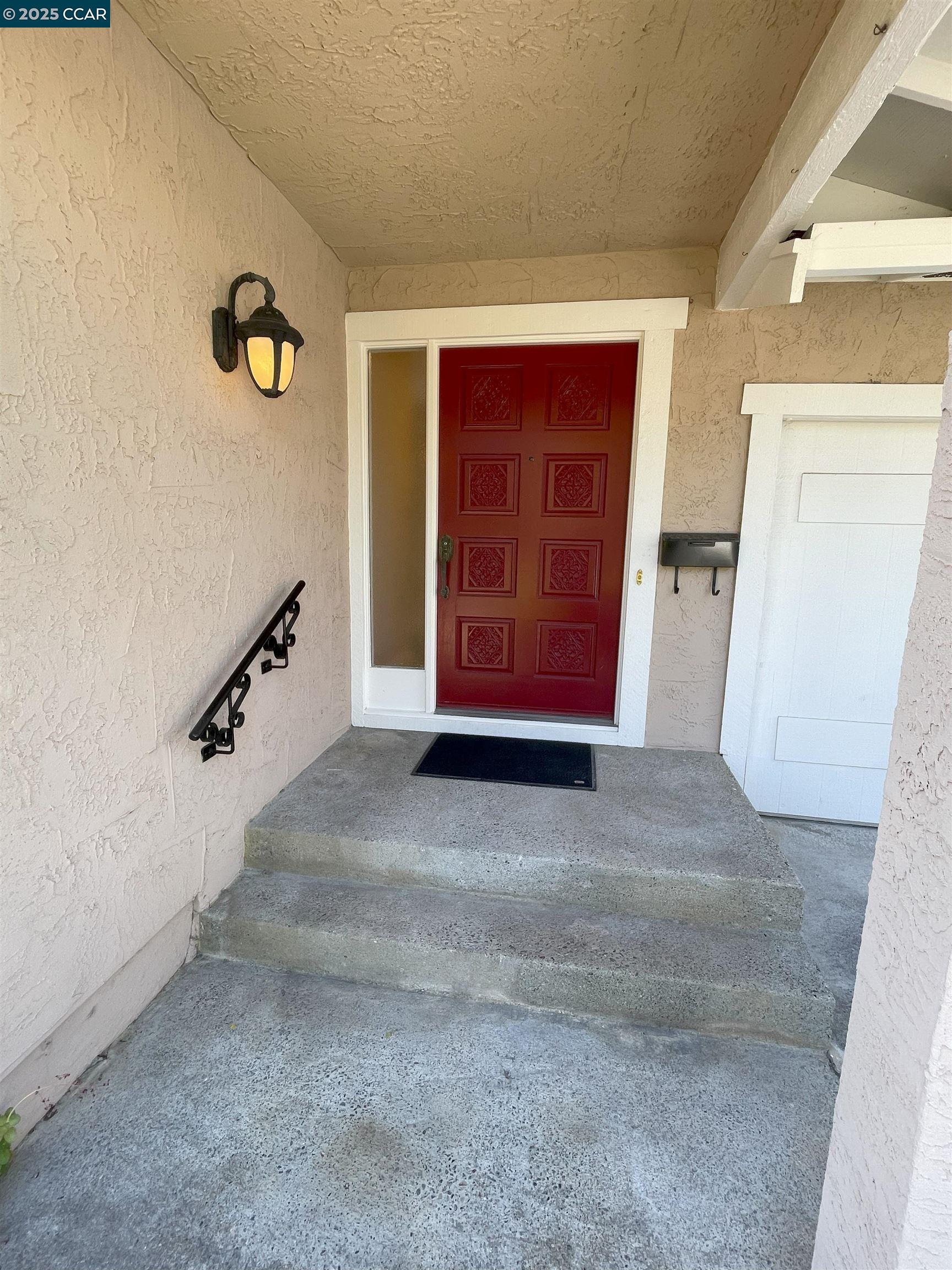 Detail Gallery Image 2 of 18 For , Walnut Creek,  CA 94596-6247 - 3 Beds | 2 Baths