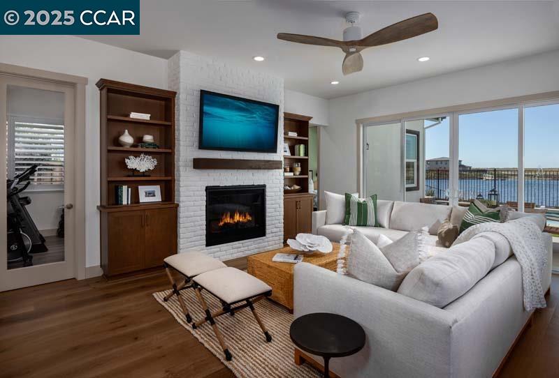 Detail Gallery Image 5 of 16 For 16135 Poulson Court, Lathrop,  CA 95330 - 4 Beds | 3/1 Baths